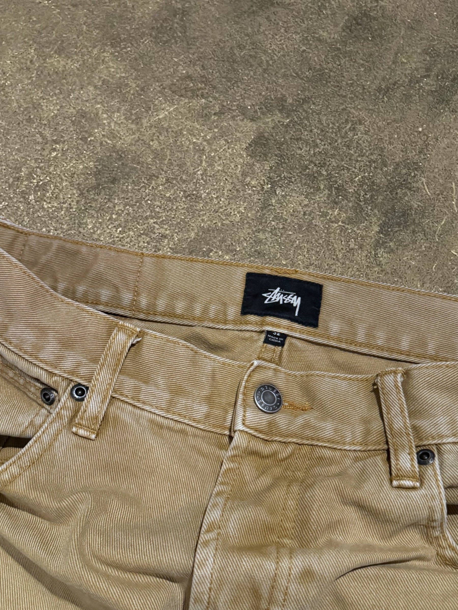 STÜSSY BEIGE CLASSIC JEANS