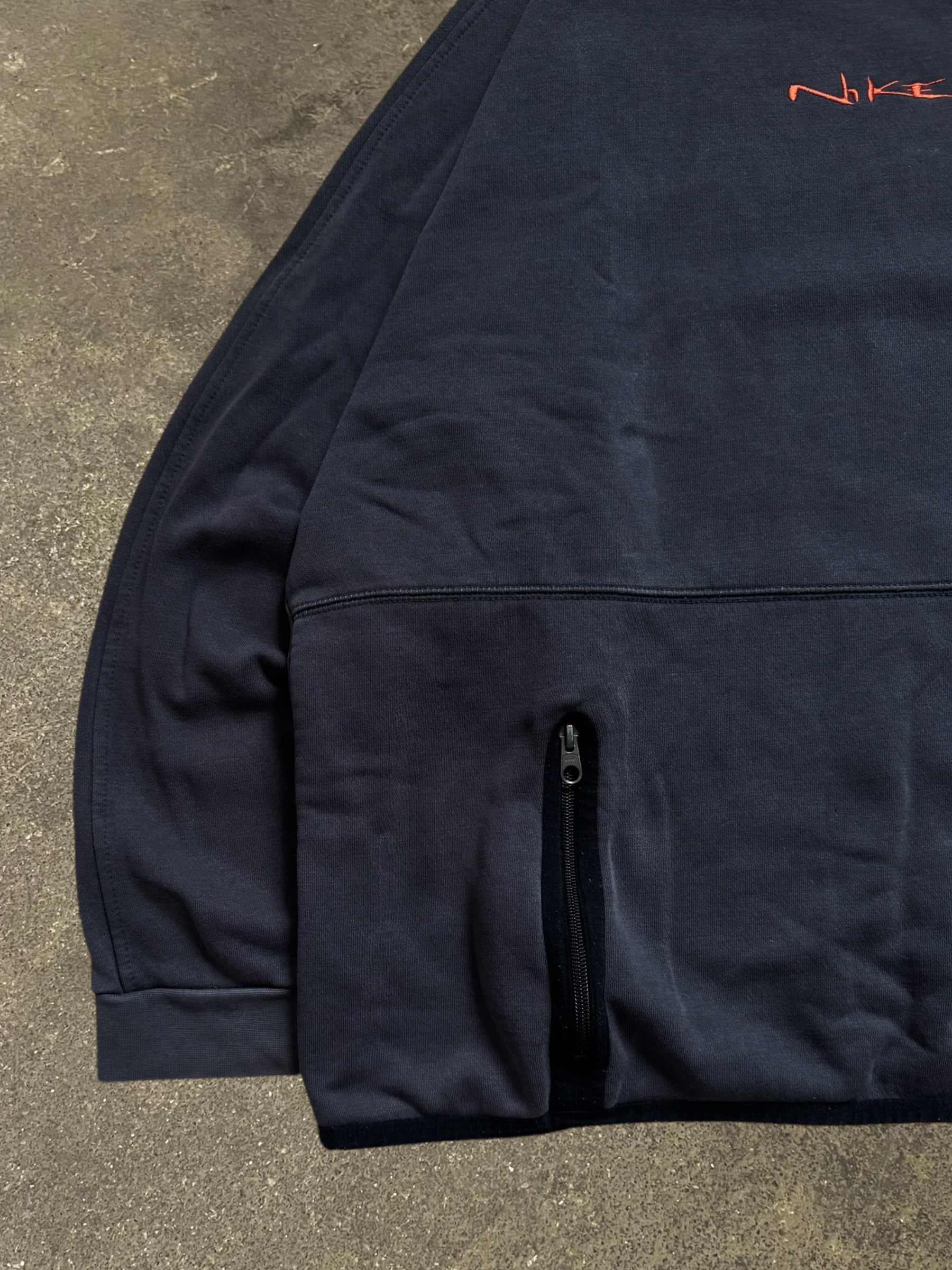 VINTAGE 00S NIKE TECH SWEATSHIRT