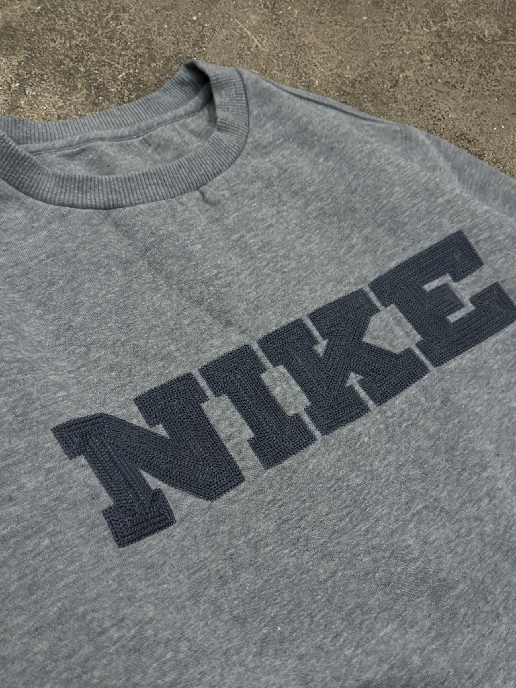 NIKE SPELLOUT SWEATSHIRT