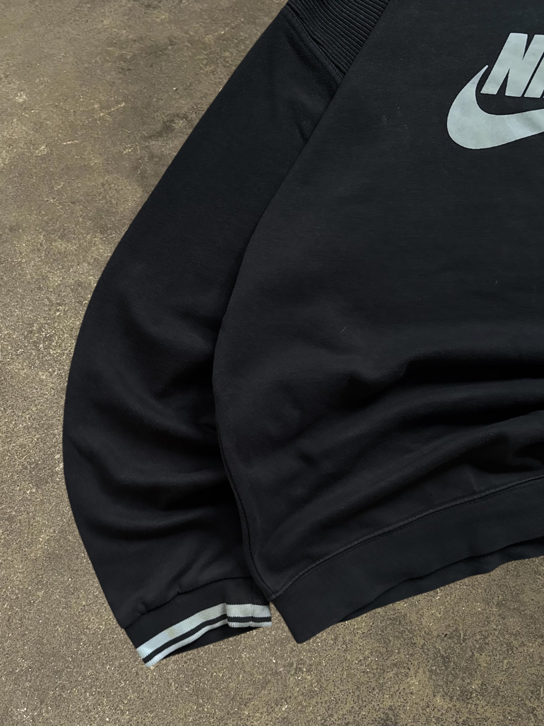 VINTAGE 00S NIKE LOGO SWEATSHIRT
