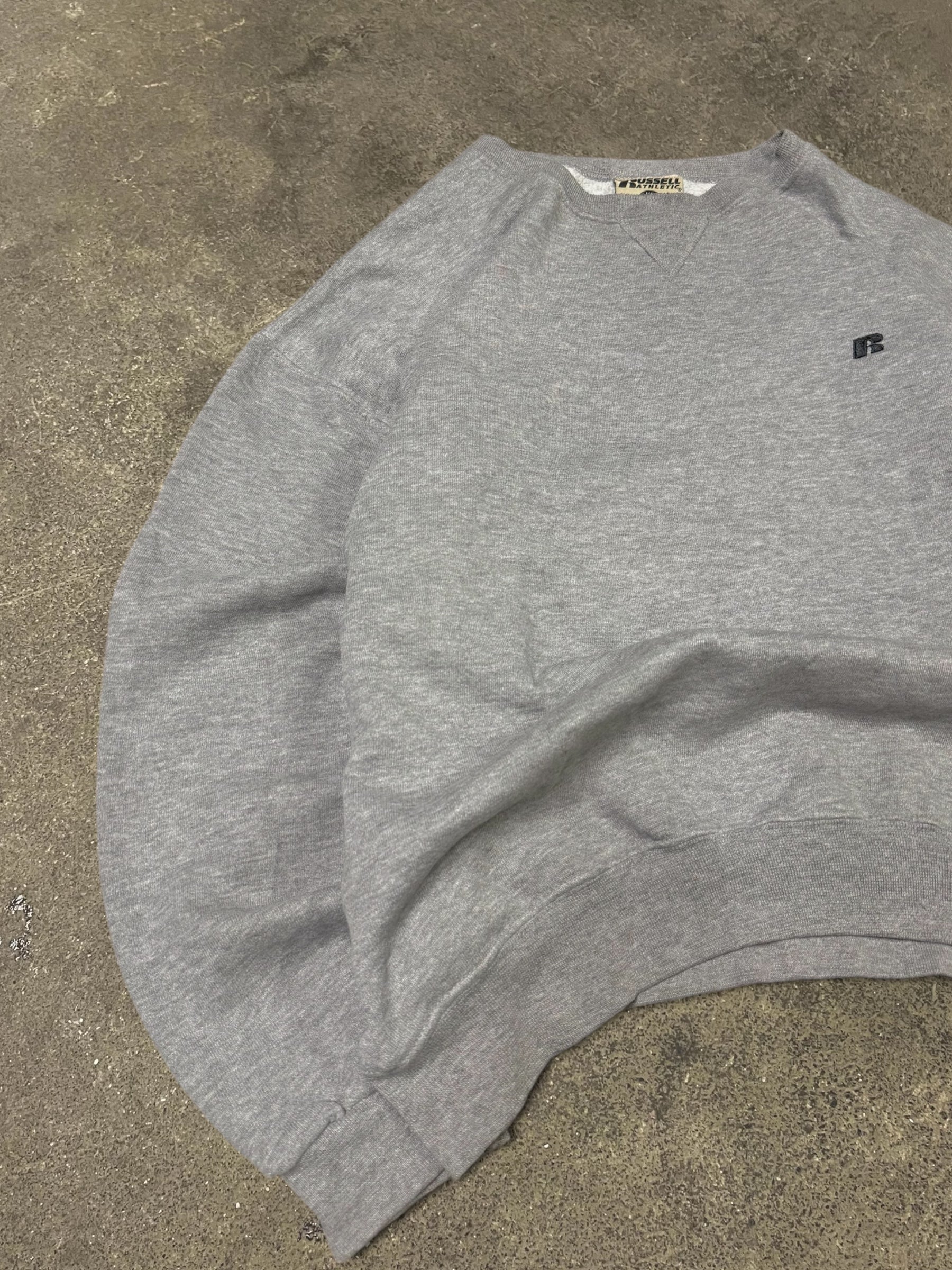 VINTAGE RUSSELL GREY SWEATSHIRT