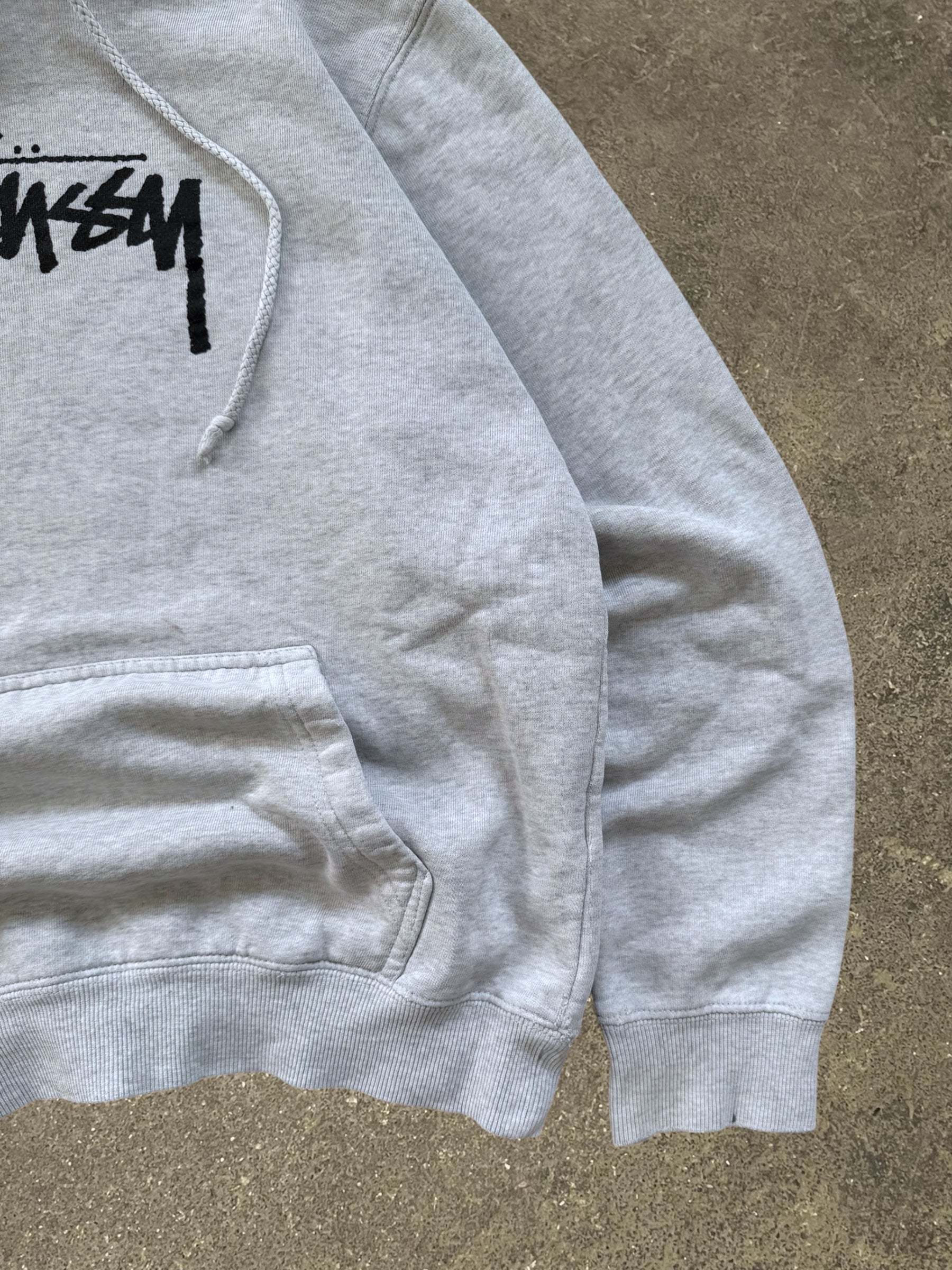 STÜSSY GREY APPLIQUE LOGO HOODIE