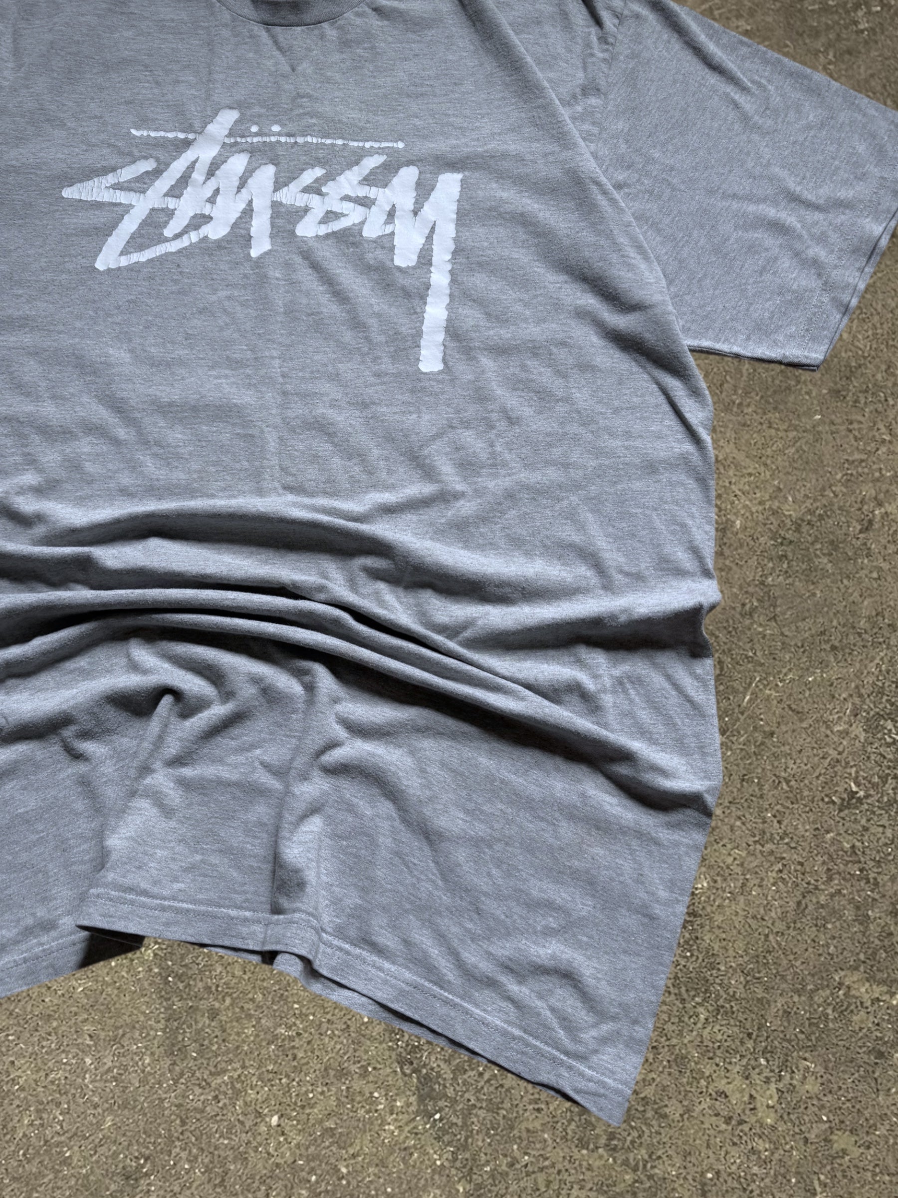STÜSSY APPLIQUE LOGO T-SHIRT