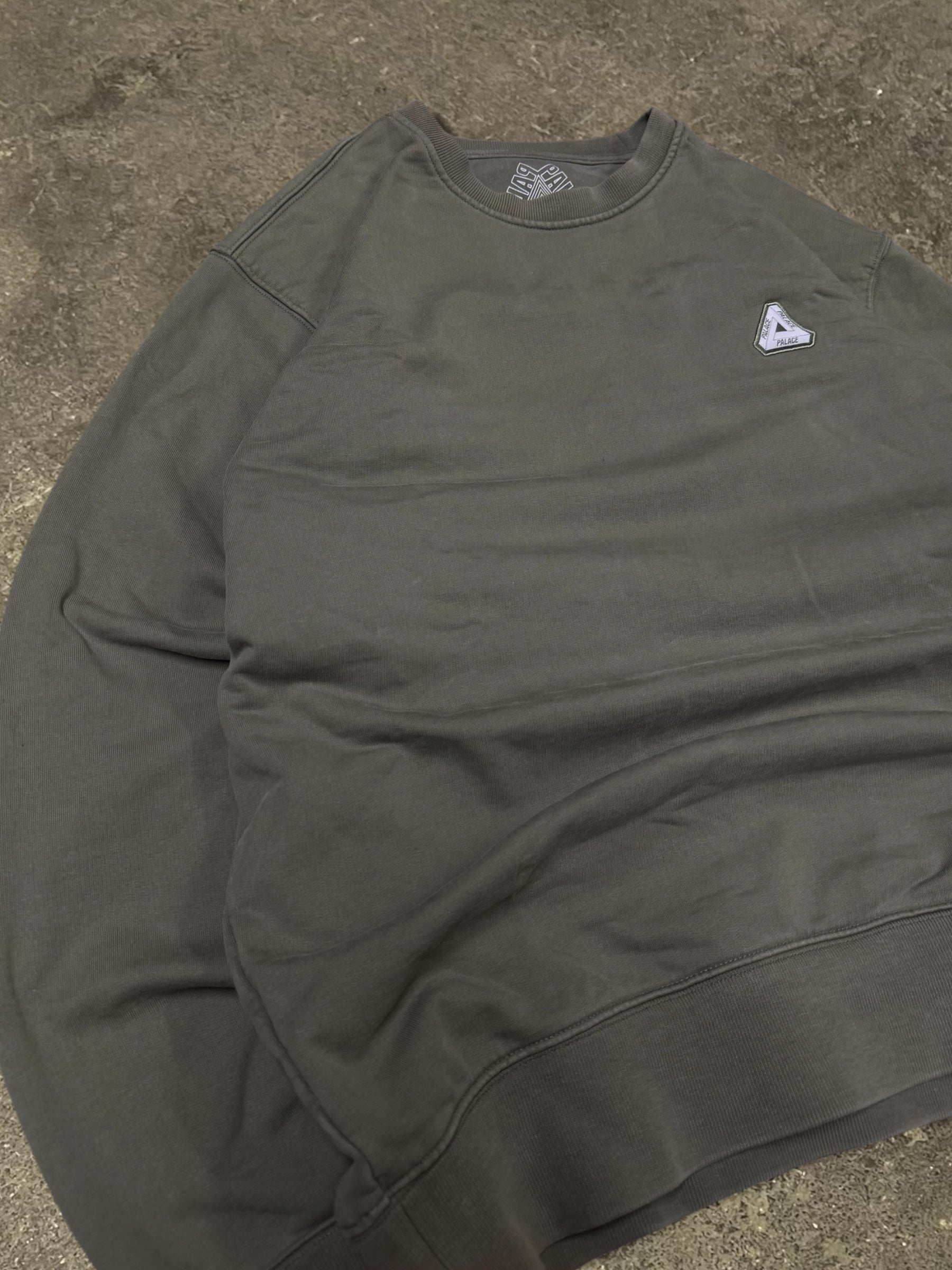 PALACE SOFAR SWEATSHIRT