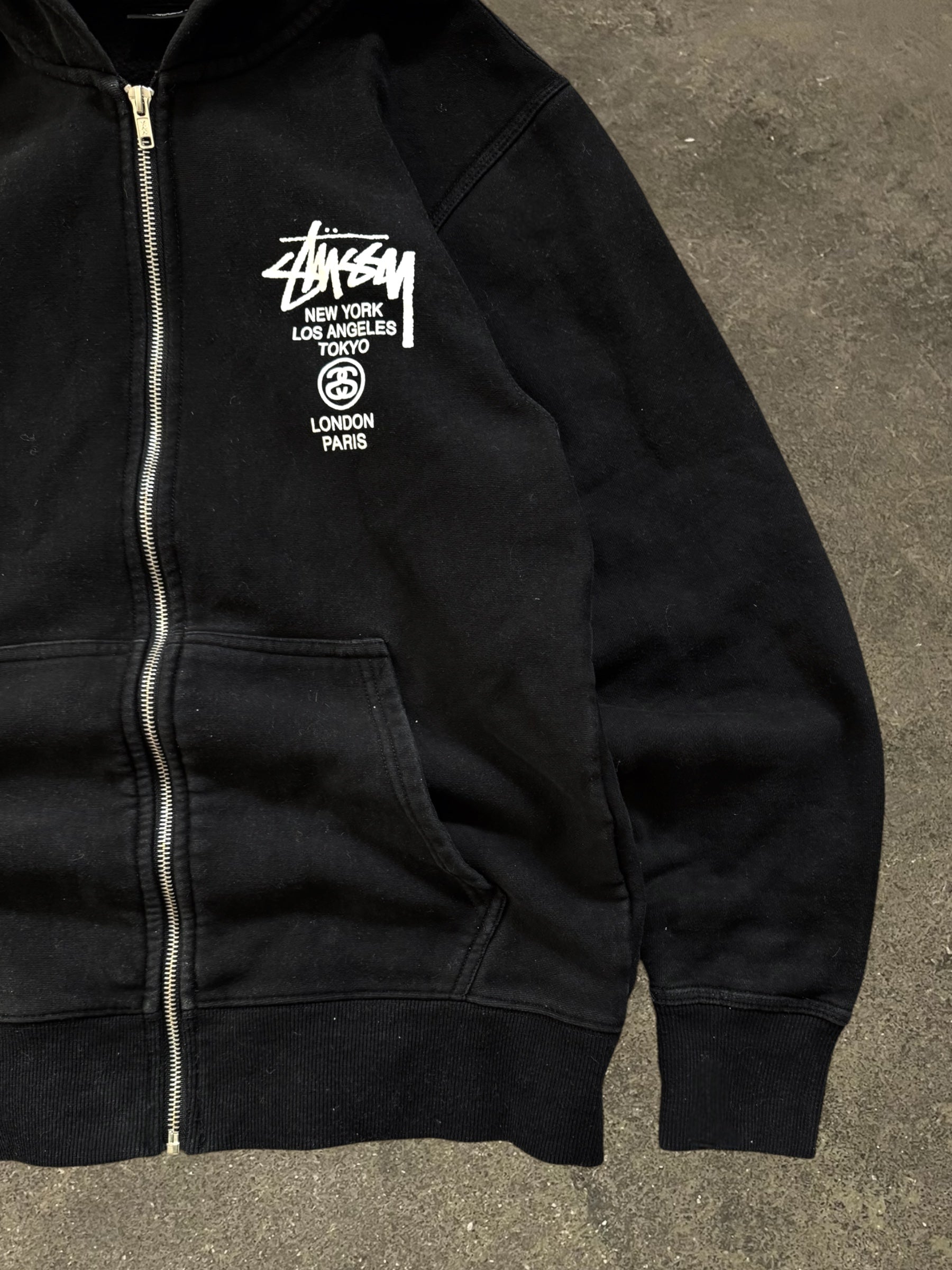 STÜSSY BLACK WORLD TOUR ZIP-UP HOODIE