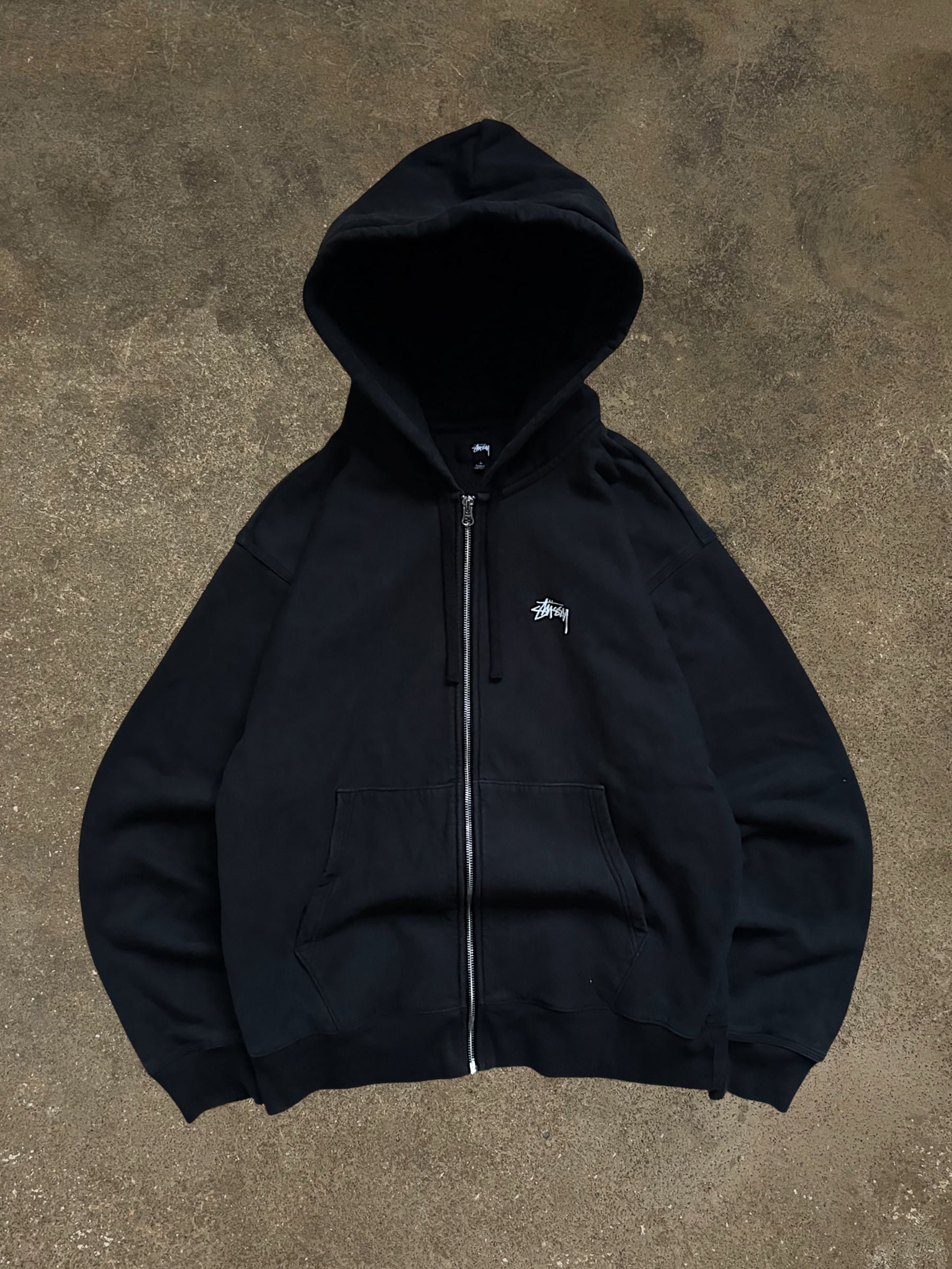 STÜSSY STOCK LOGO ZIP-UP HOODIE