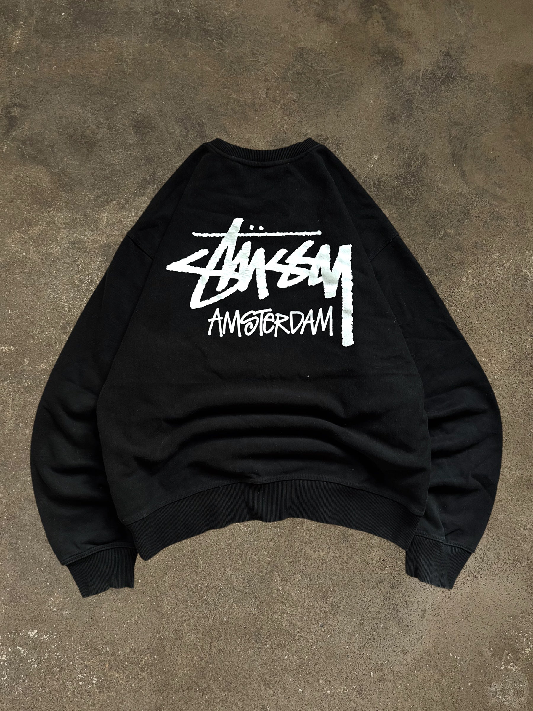 STÜSSY BLACK AMSTERDAM BASIC LOGO SWEATSHIRT