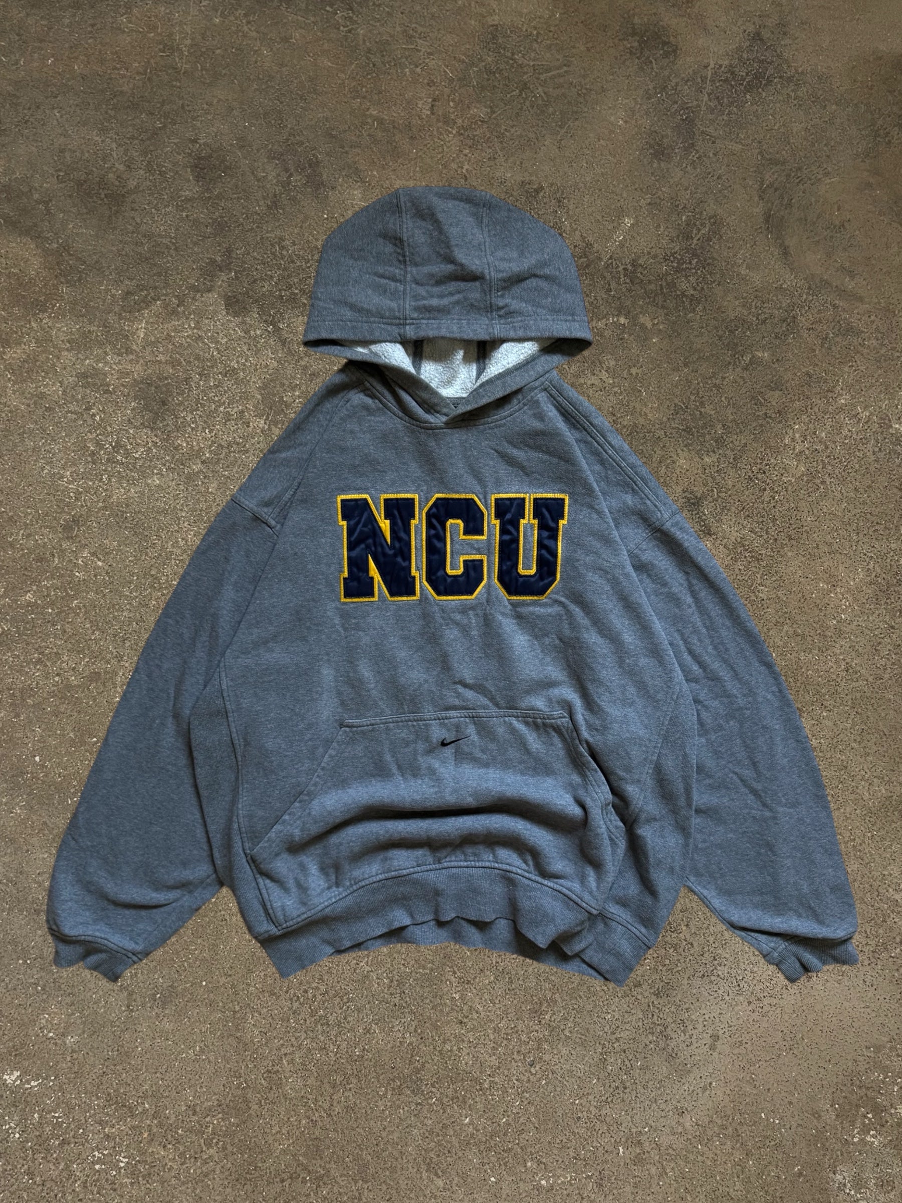 VINTAGE 90S NIKE HOODIE