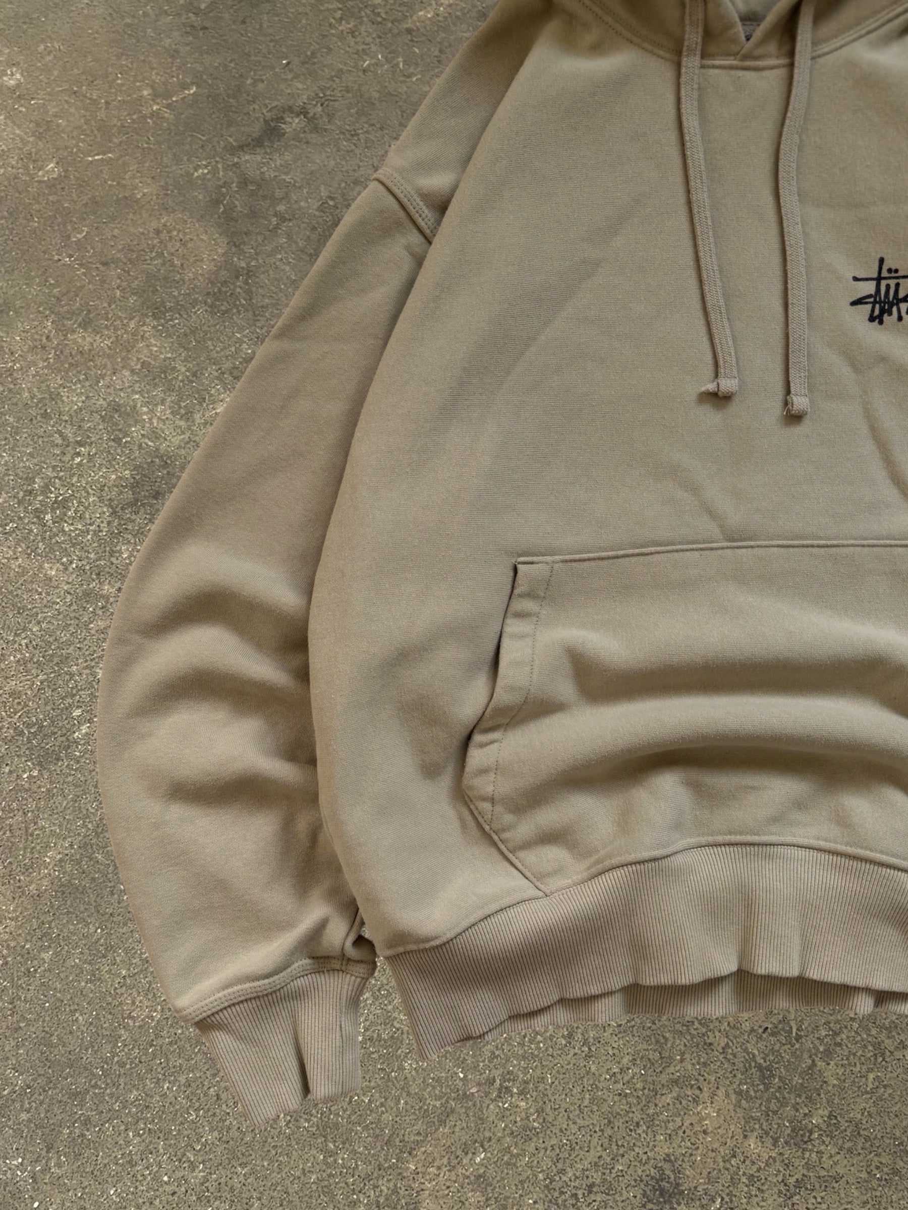 STÜSSY BEIGE BASIC LOGO HOODIE