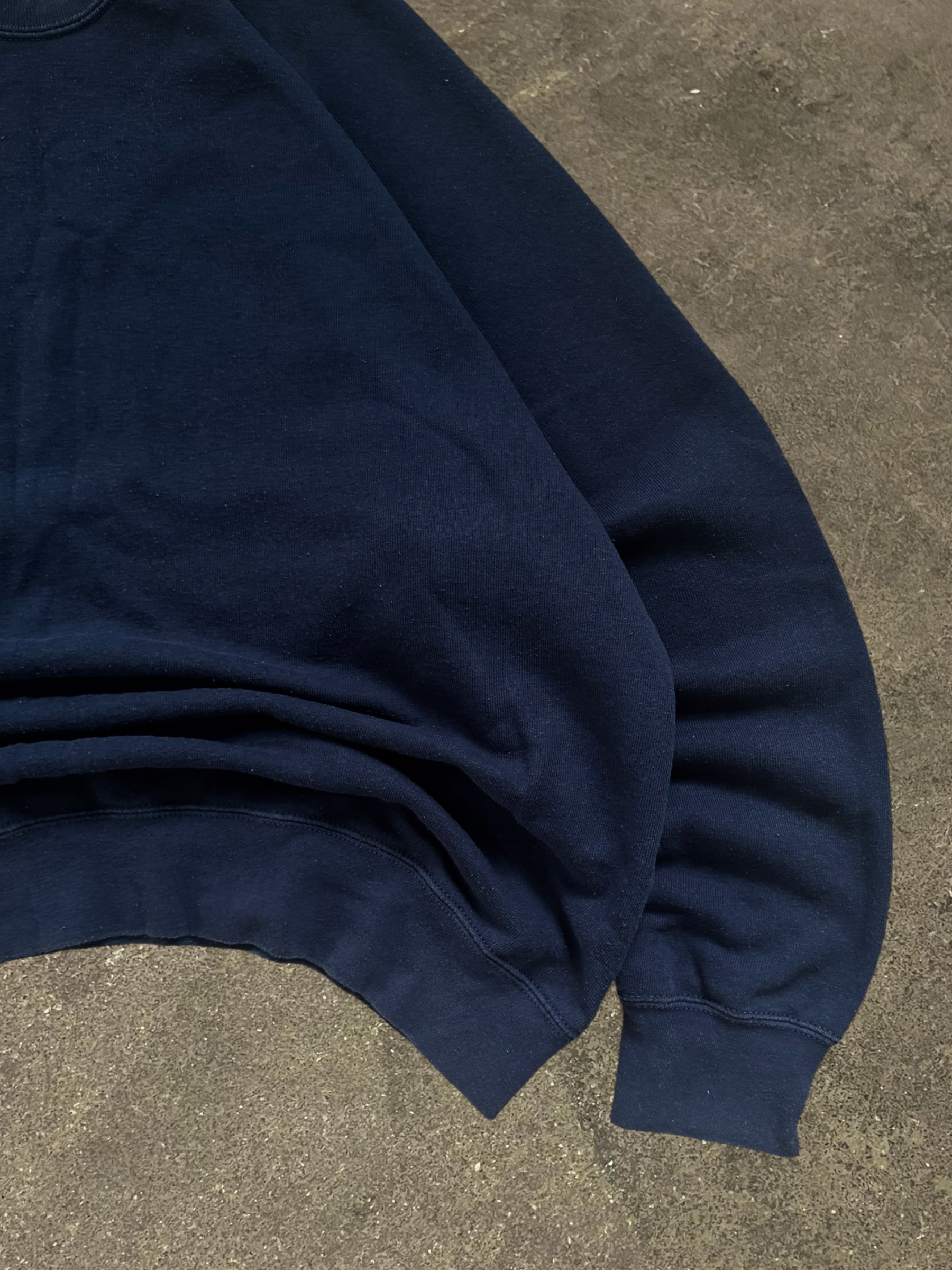 NAVY FRUIT OF THE LOOM BLANK SWEATSHIRT
