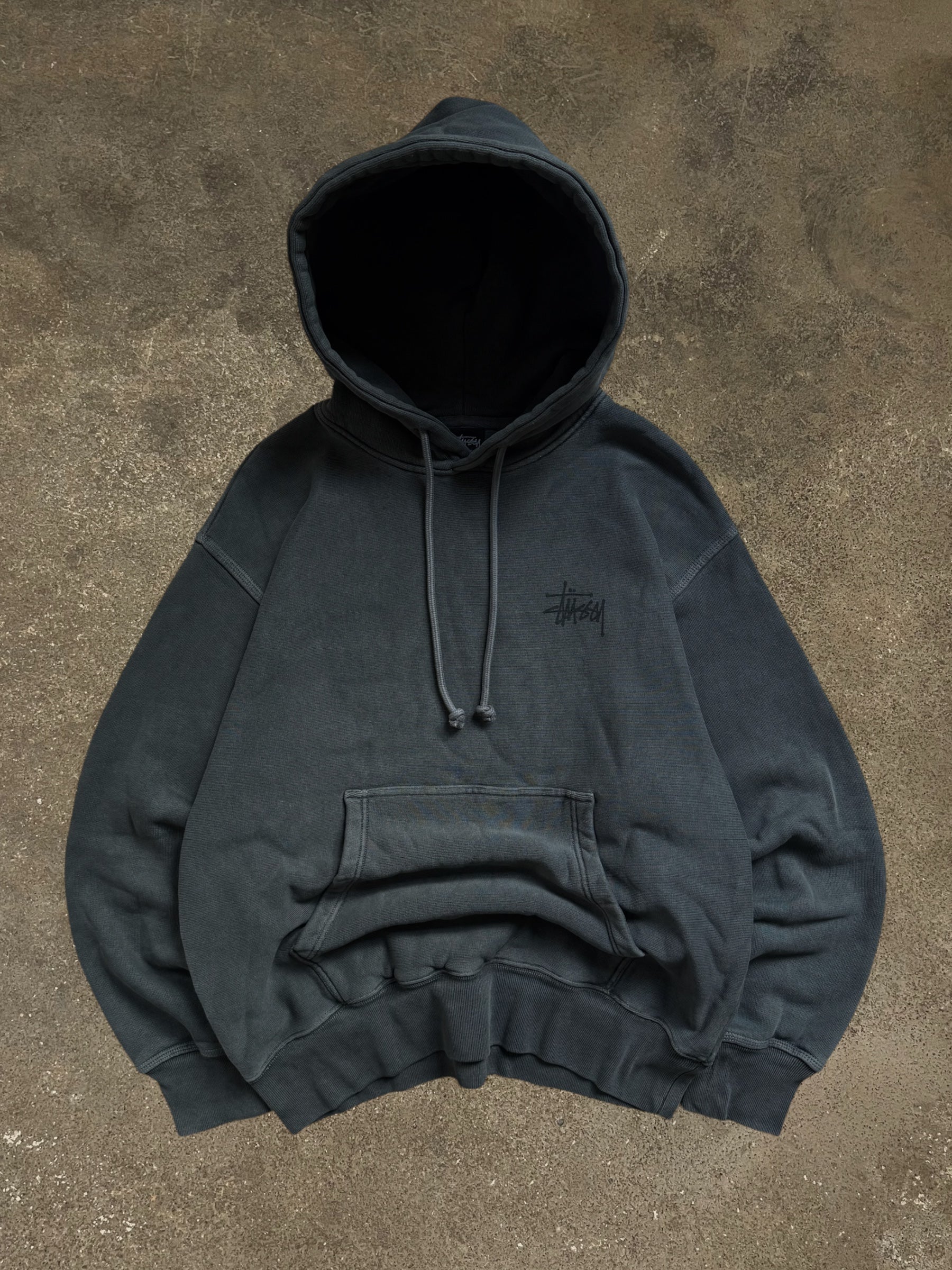 STÜSSY PIGMENT DYED BASIC LOGO HOODIE