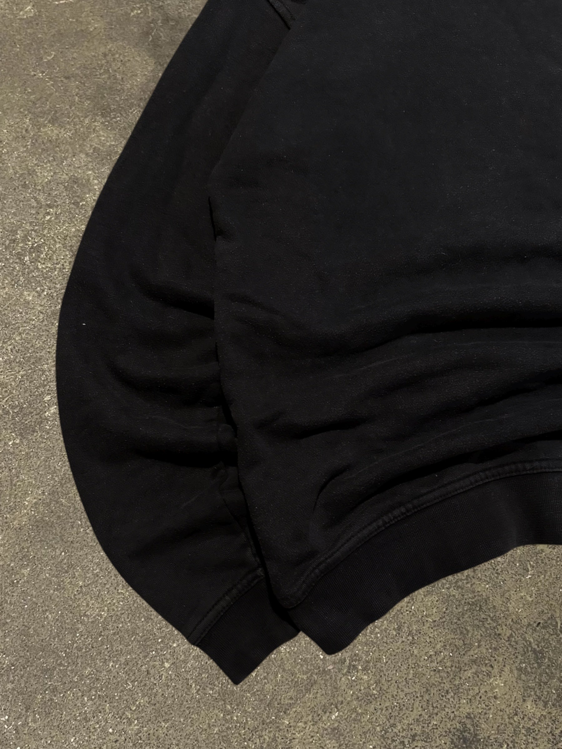 VINTAGE BLACK REEBOK SWEATSHIRT