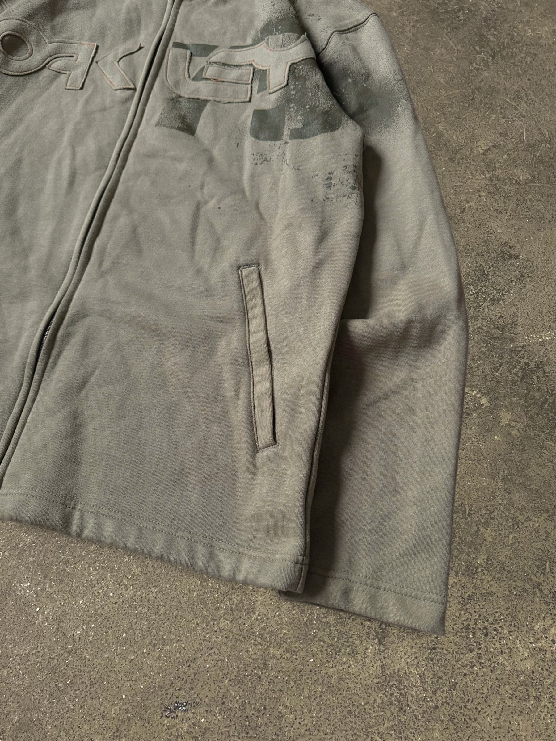 VINTAGE 00S OAKLEY ZIPUP