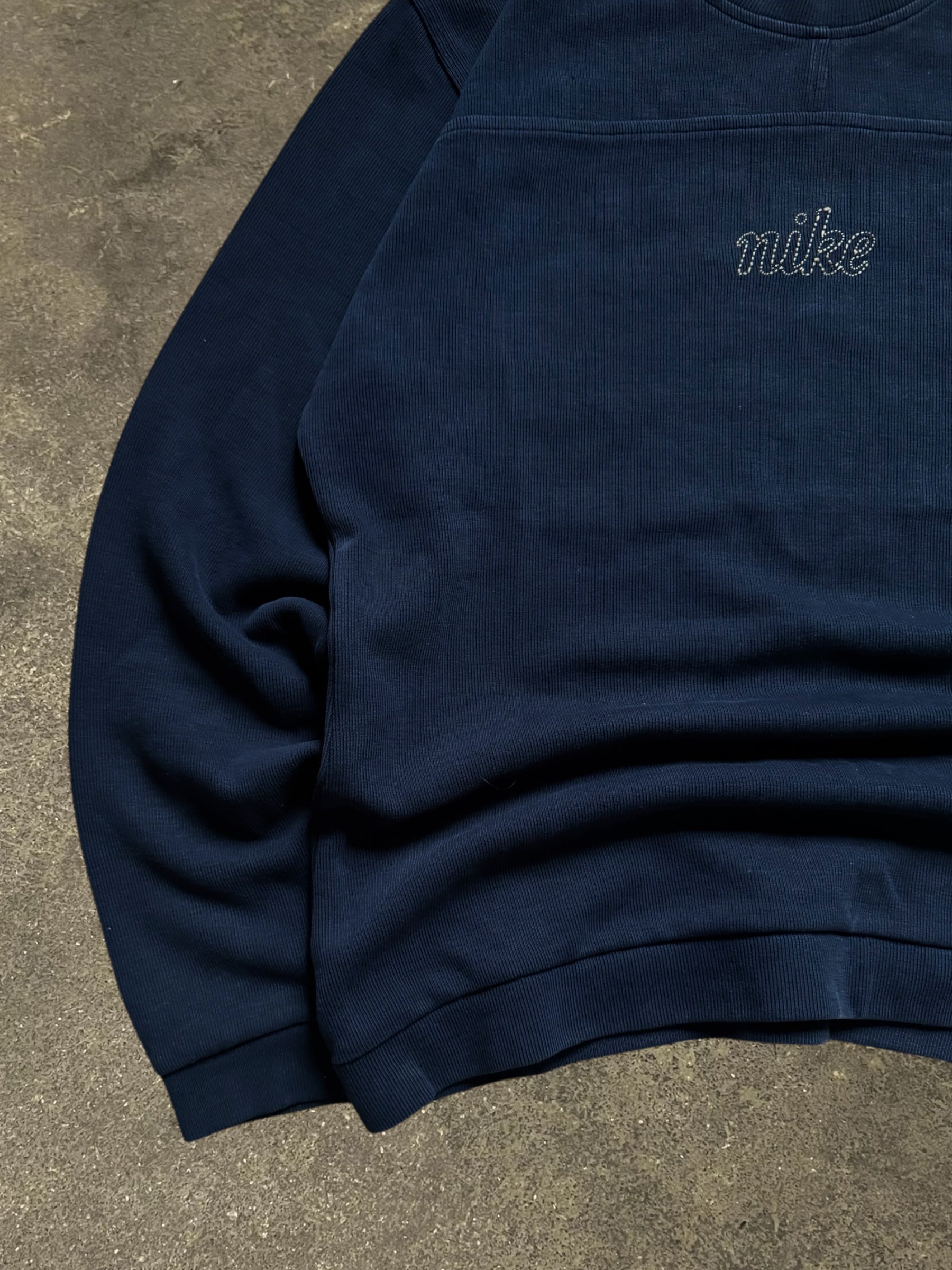 VINTAGE 90S NIKE SWEATSHIRT