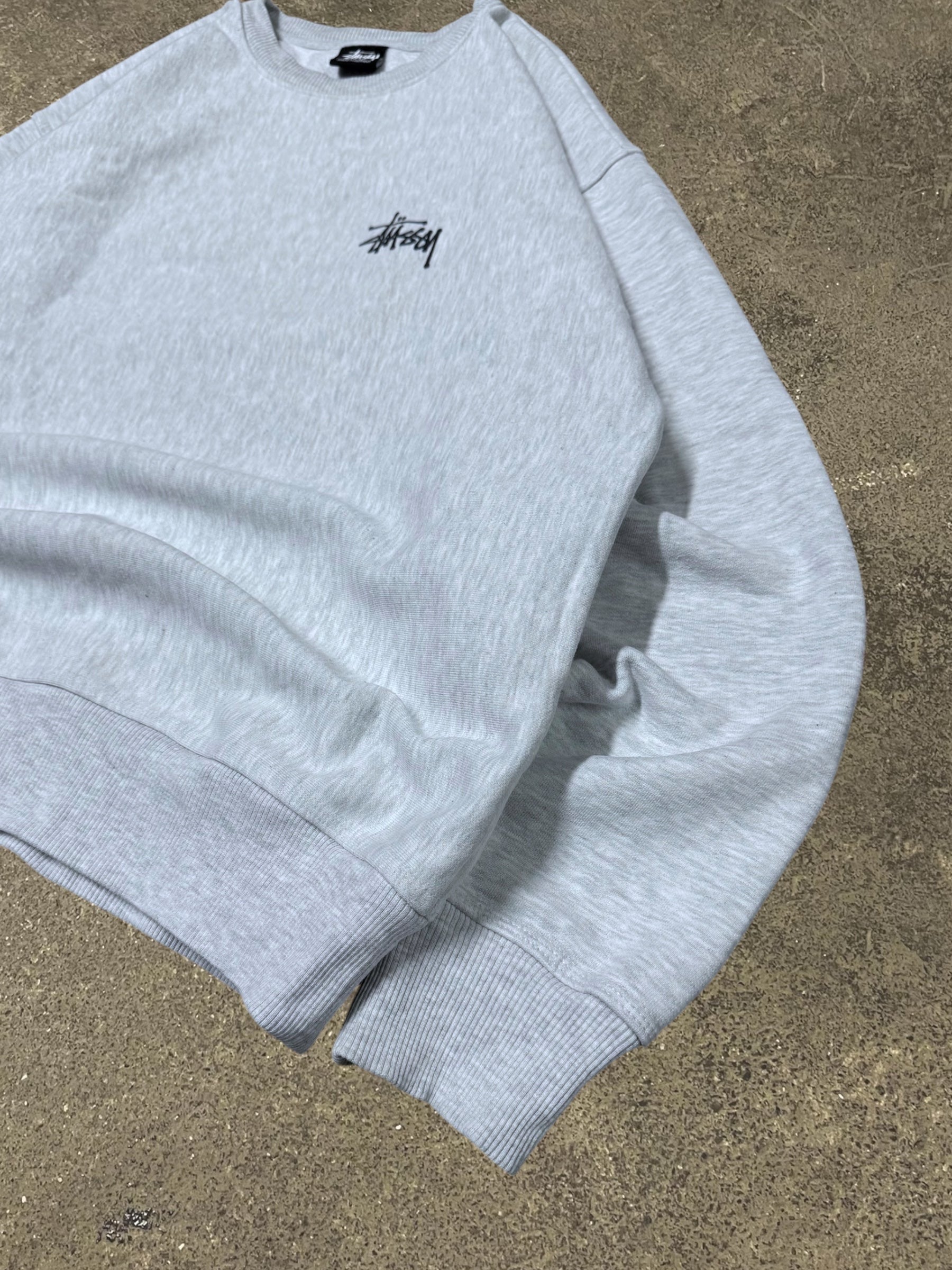 STÜSSY GREY BASIC LOGO SWEATSHIRT