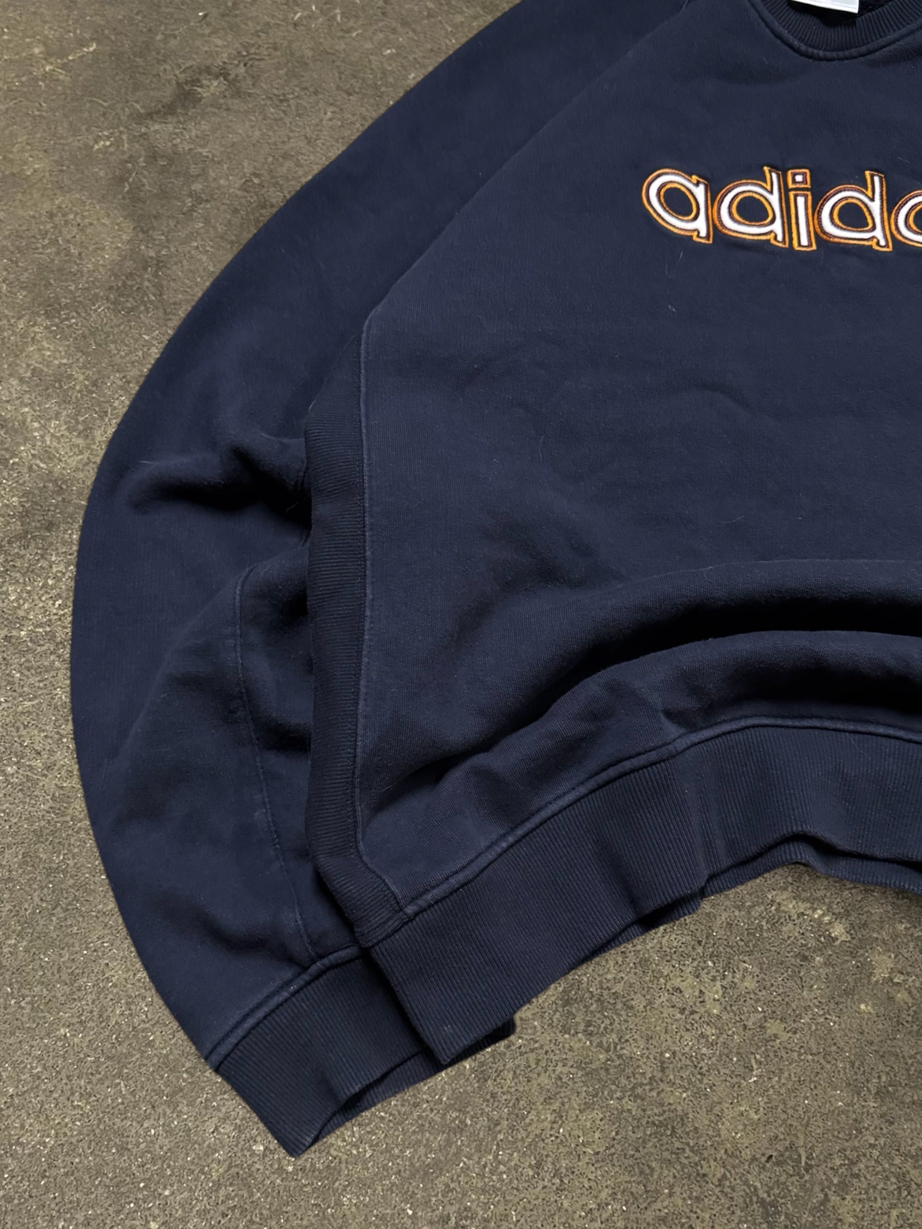 VINTAGE 00S ADIDAS SWEATSHIRT