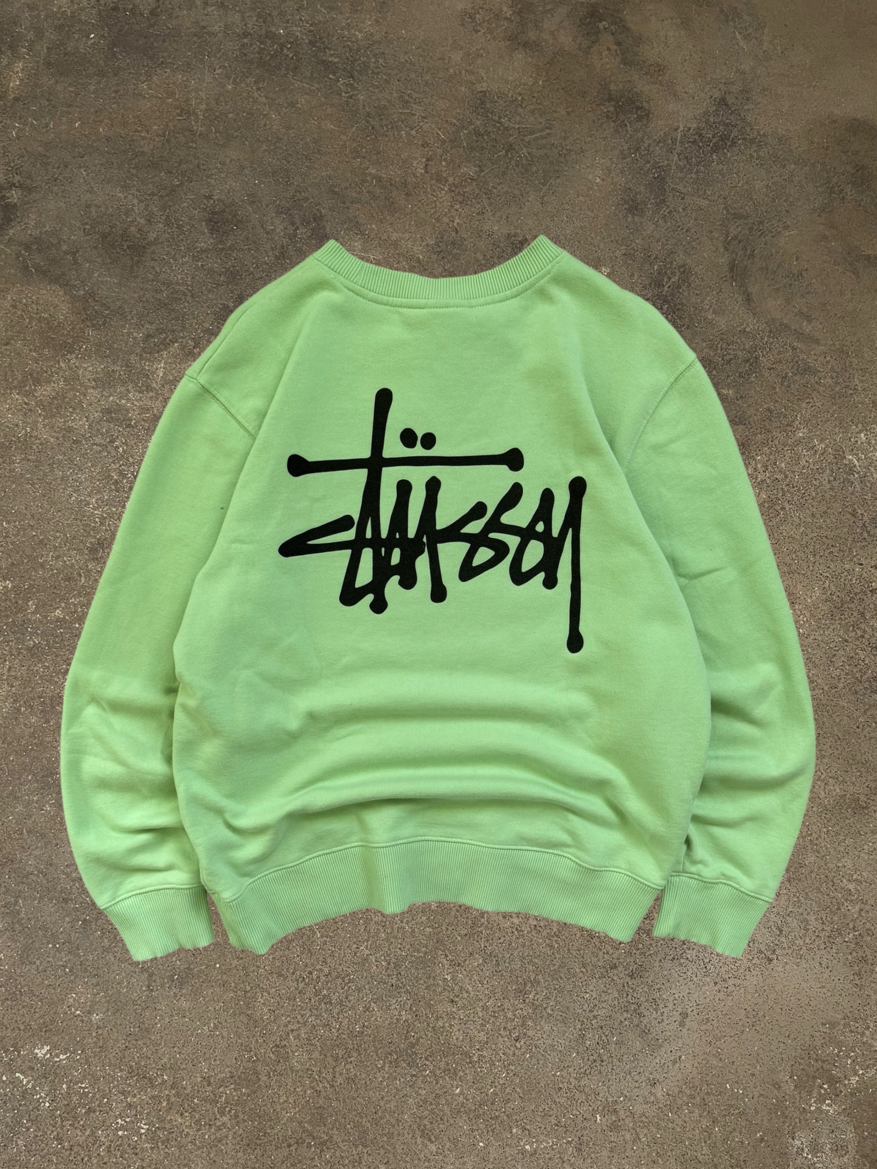 STÜSSY LIME GREEN BASIC LOGO SWEATSHIRT