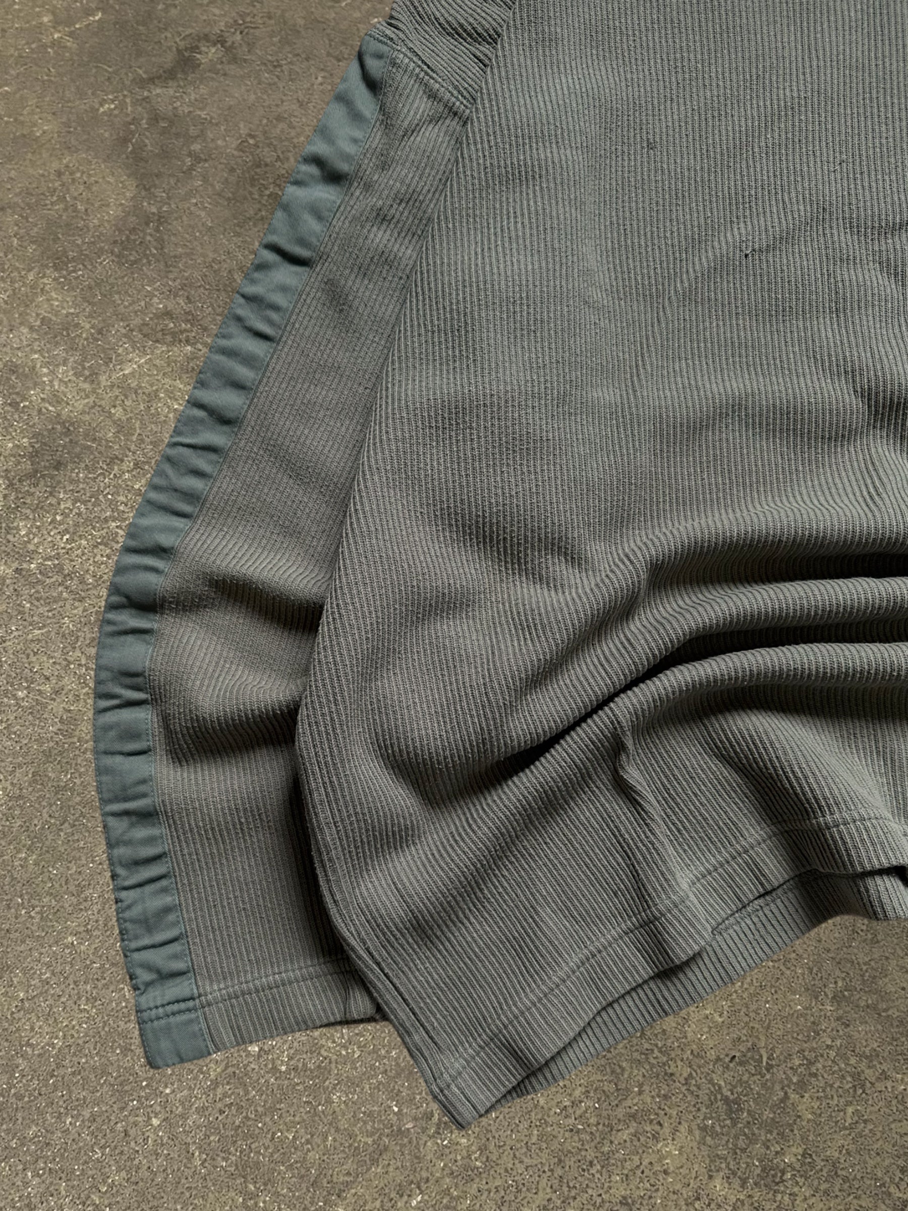 VINTAGE 00S NIKE SWEATSHIRT