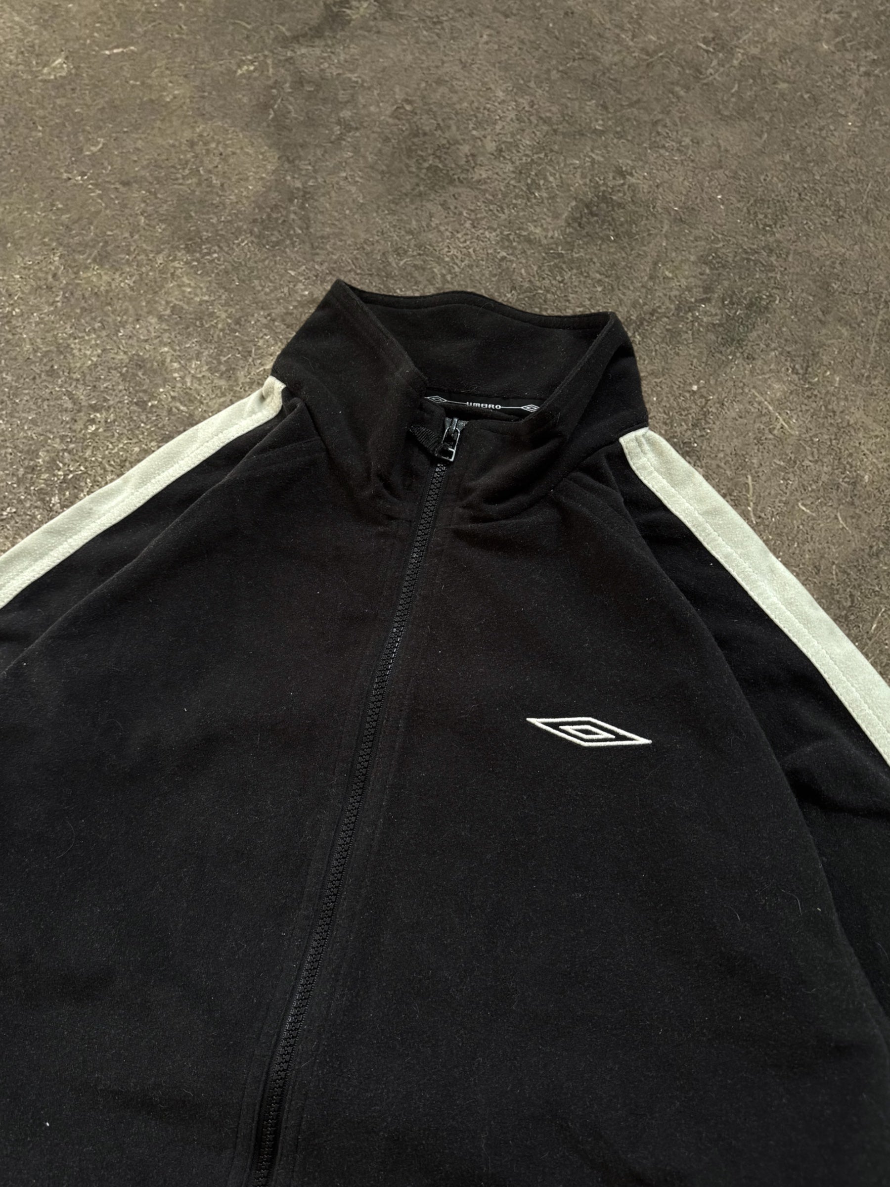 VINTAGE UMBRO BLACK TRACK FLEECE JACKET
