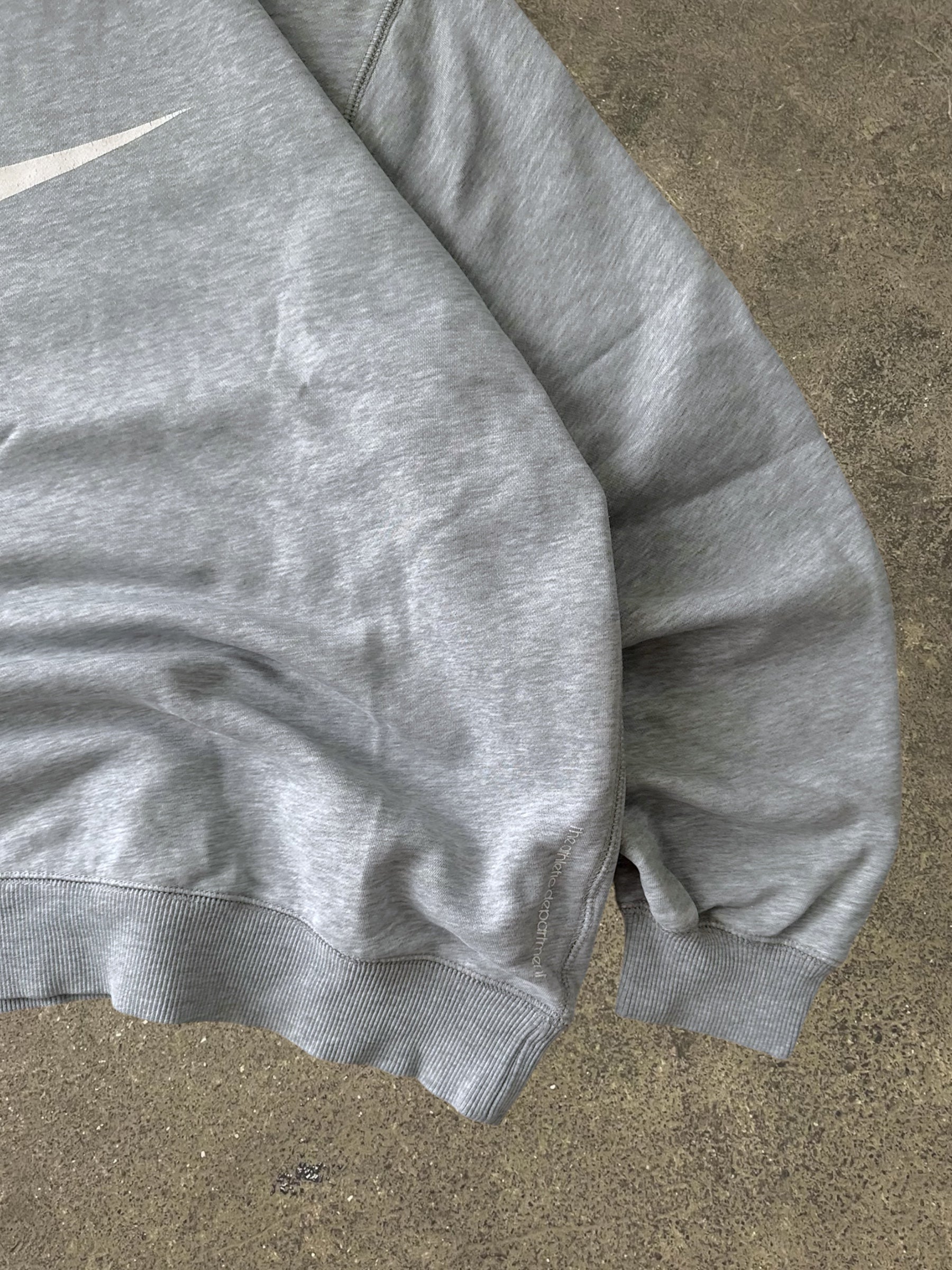 VINTAGE 00S NIKE SWEATSHIRT