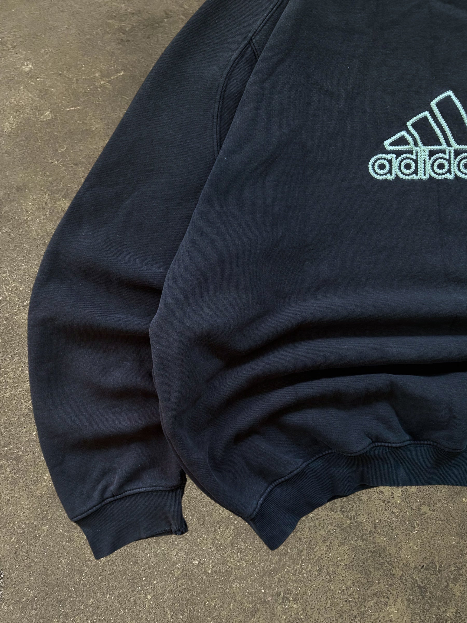 VINTAGE 00S NAVY BLUE ADIDAS SWEATSHIRT