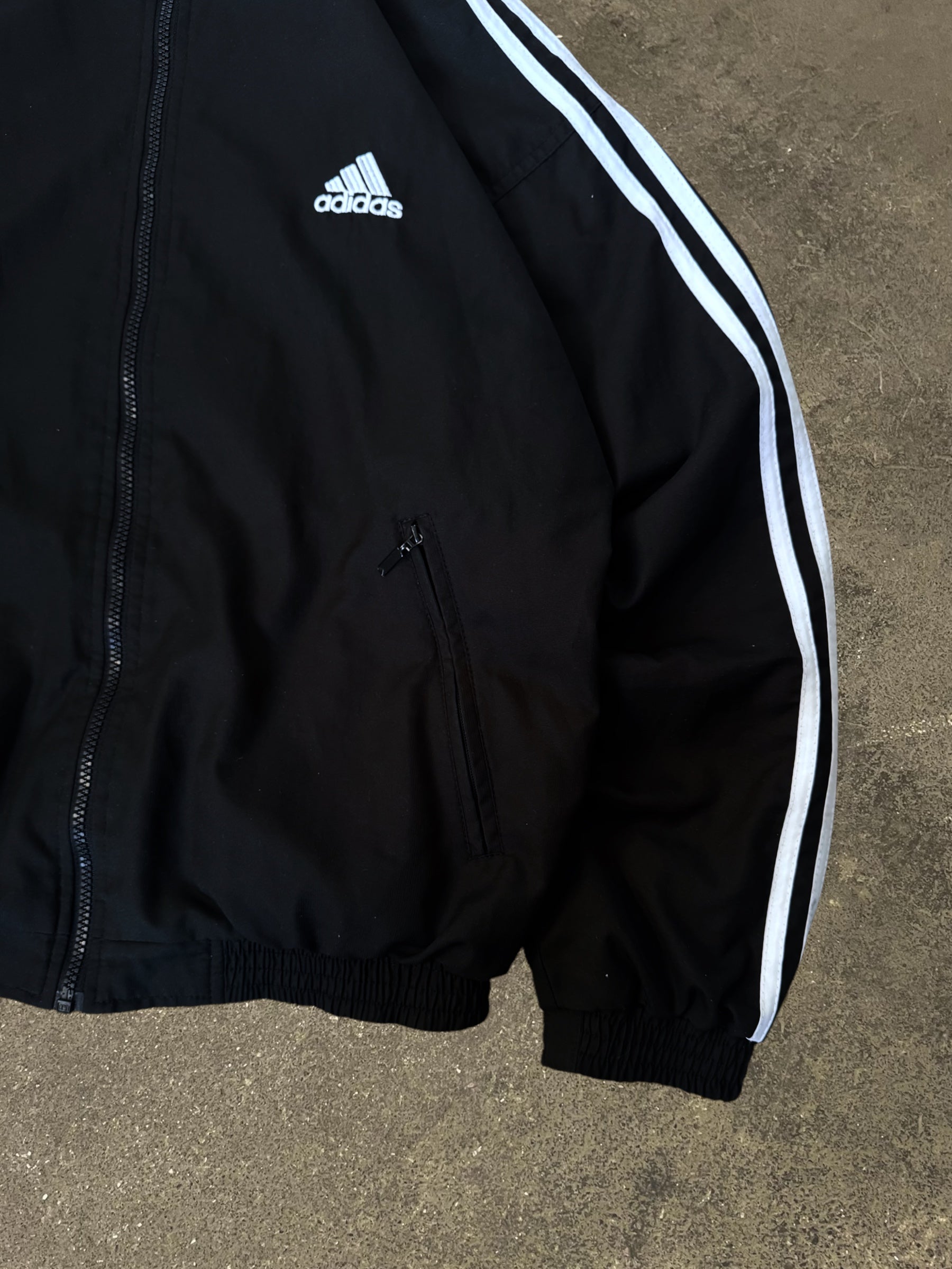 VINTAGE 90S ADIDAS WINDBREAKER