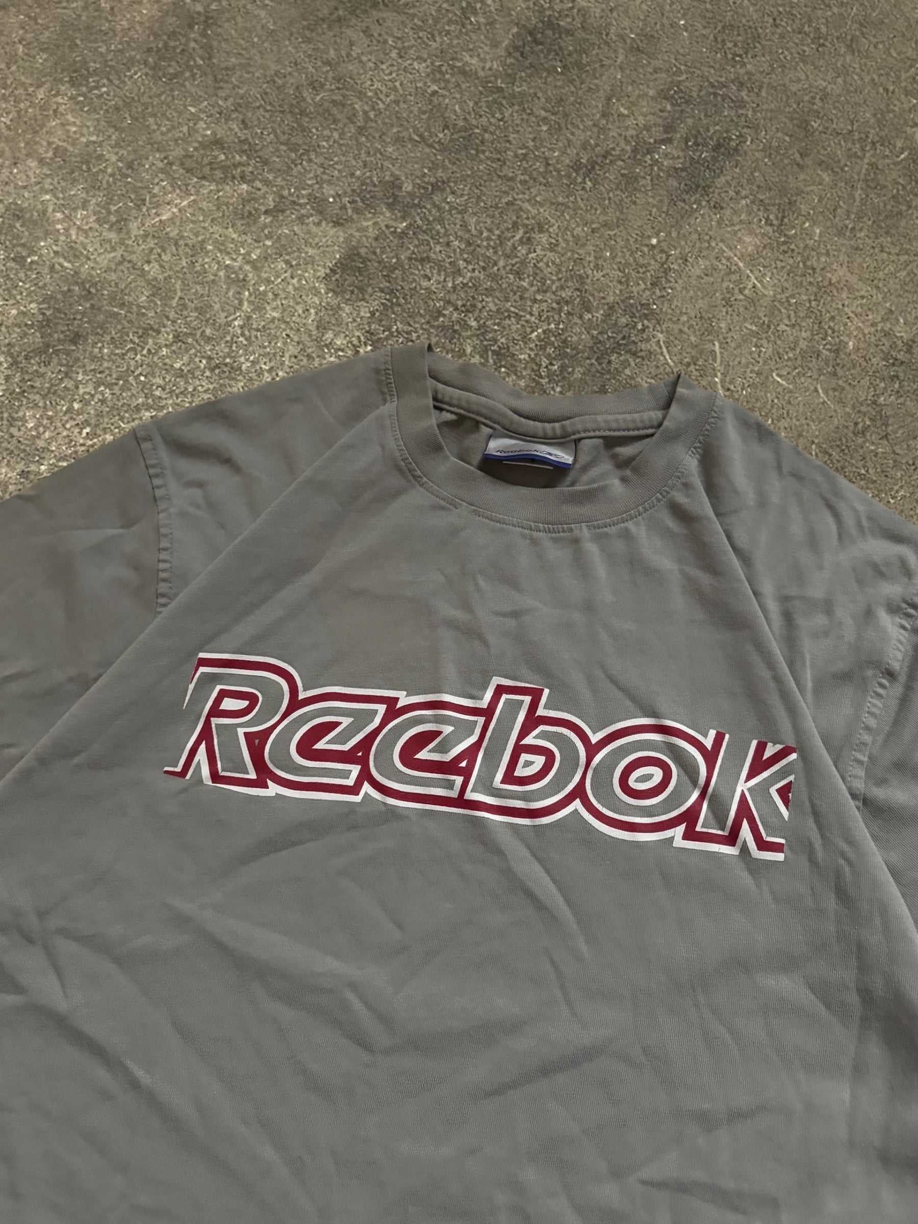 VINTAGE REEBOK T-SHIRT