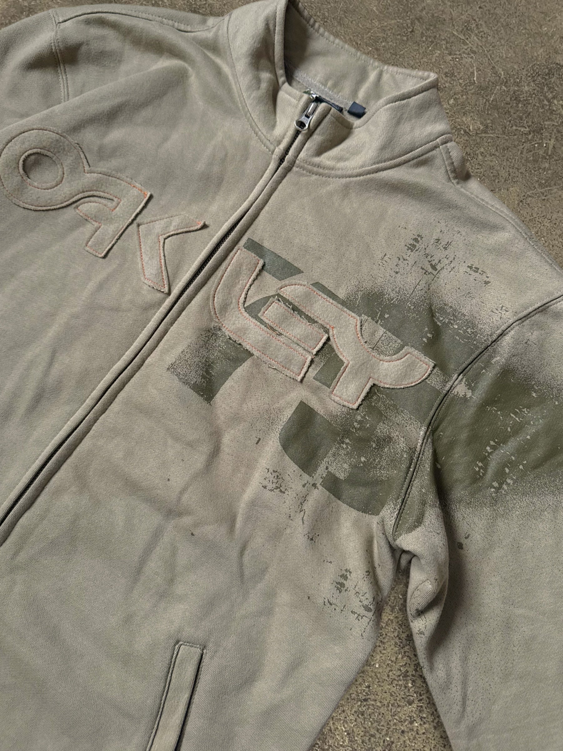 VINTAGE 00S OAKLEY ZIPUP