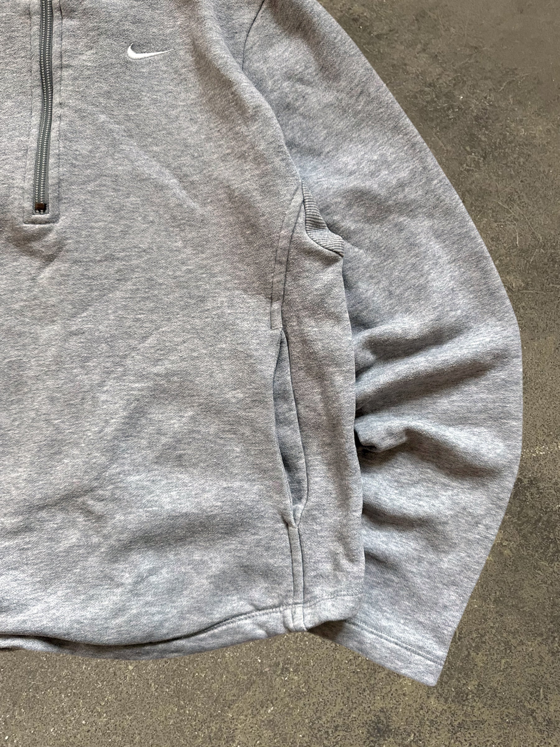 VINTAGE 00S NIKE HALF-ZIP SWEATSHIRT