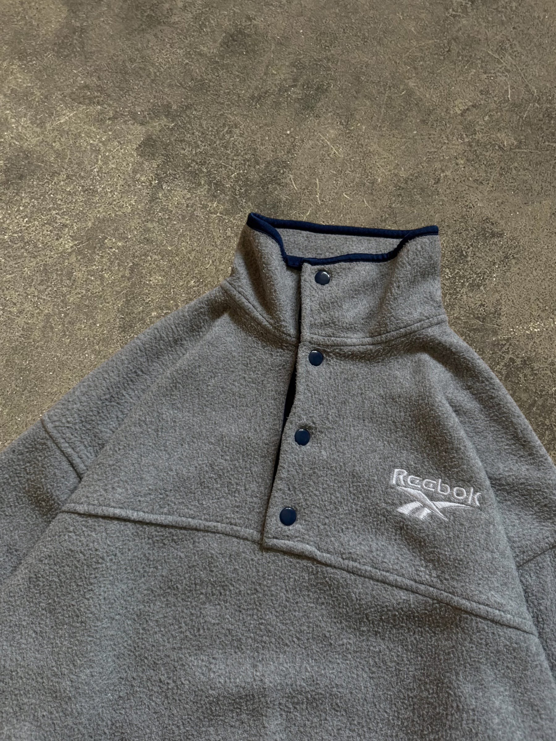 VINTAGE 90S REEBOK FLEECE