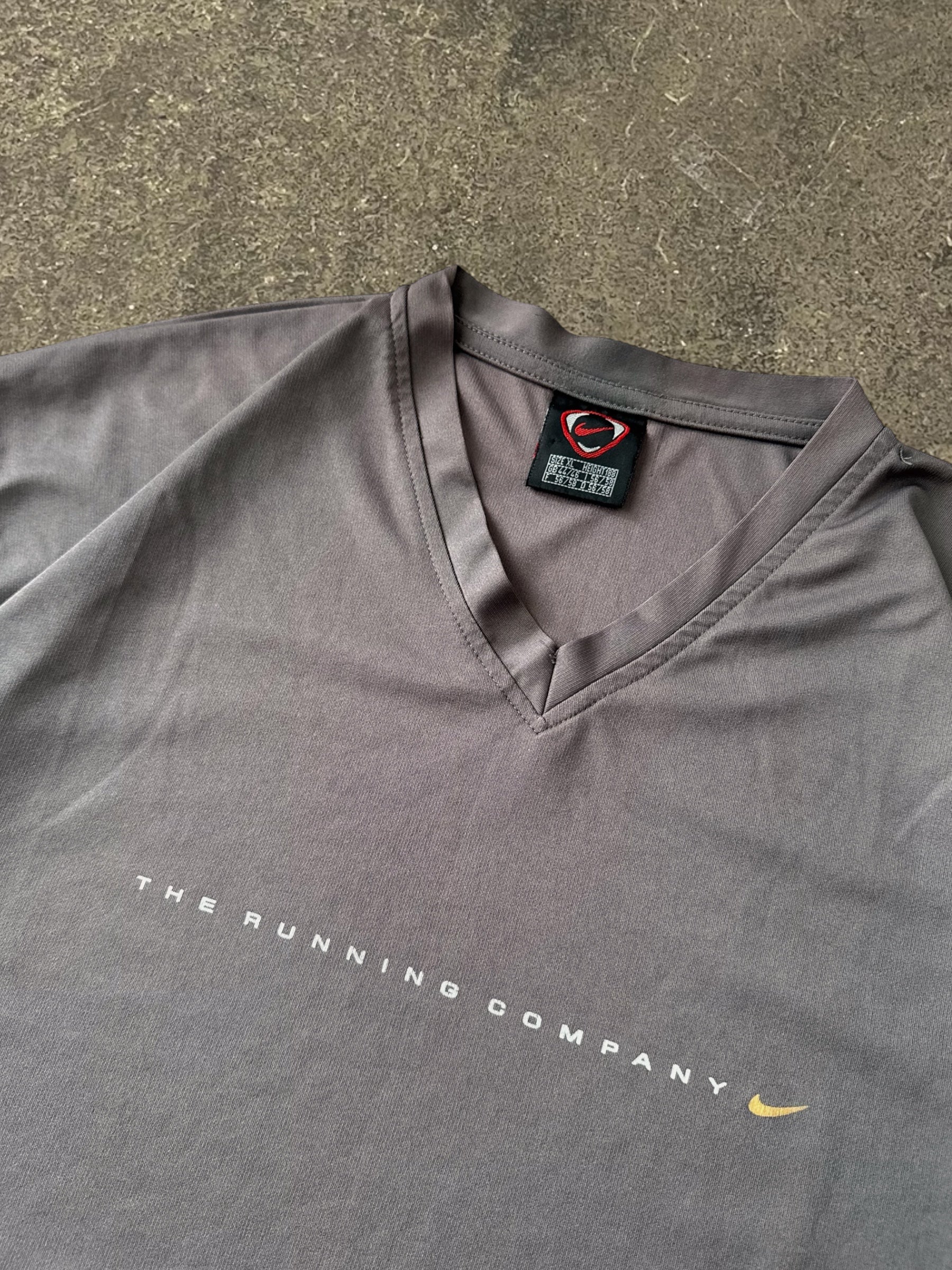 VINTAGE 90S NIKE T-SHIRT