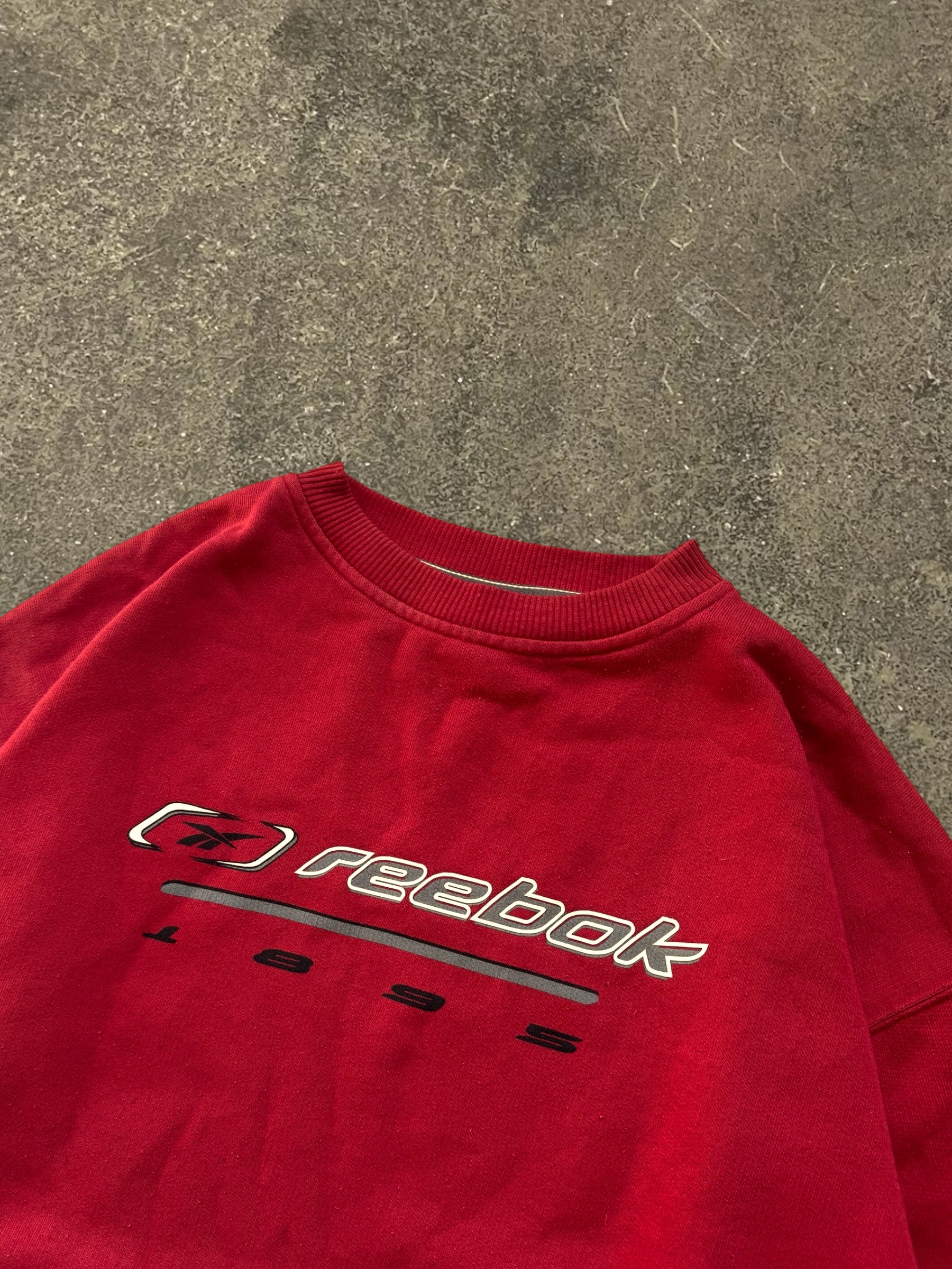 VINTAGE 90S REEBOK SWEATSHIRT