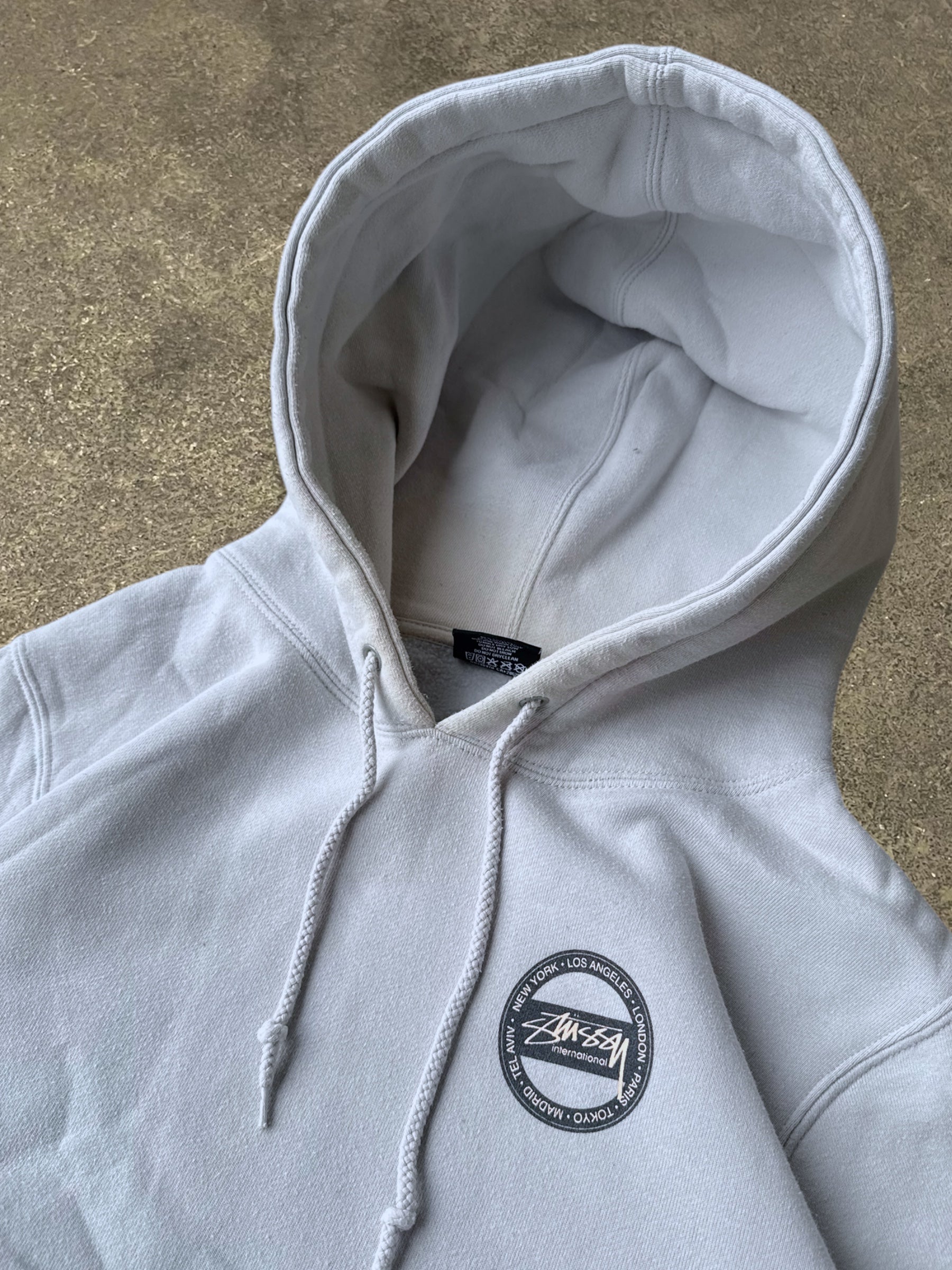 STÜSSY INTERNATIONAL HOODIE