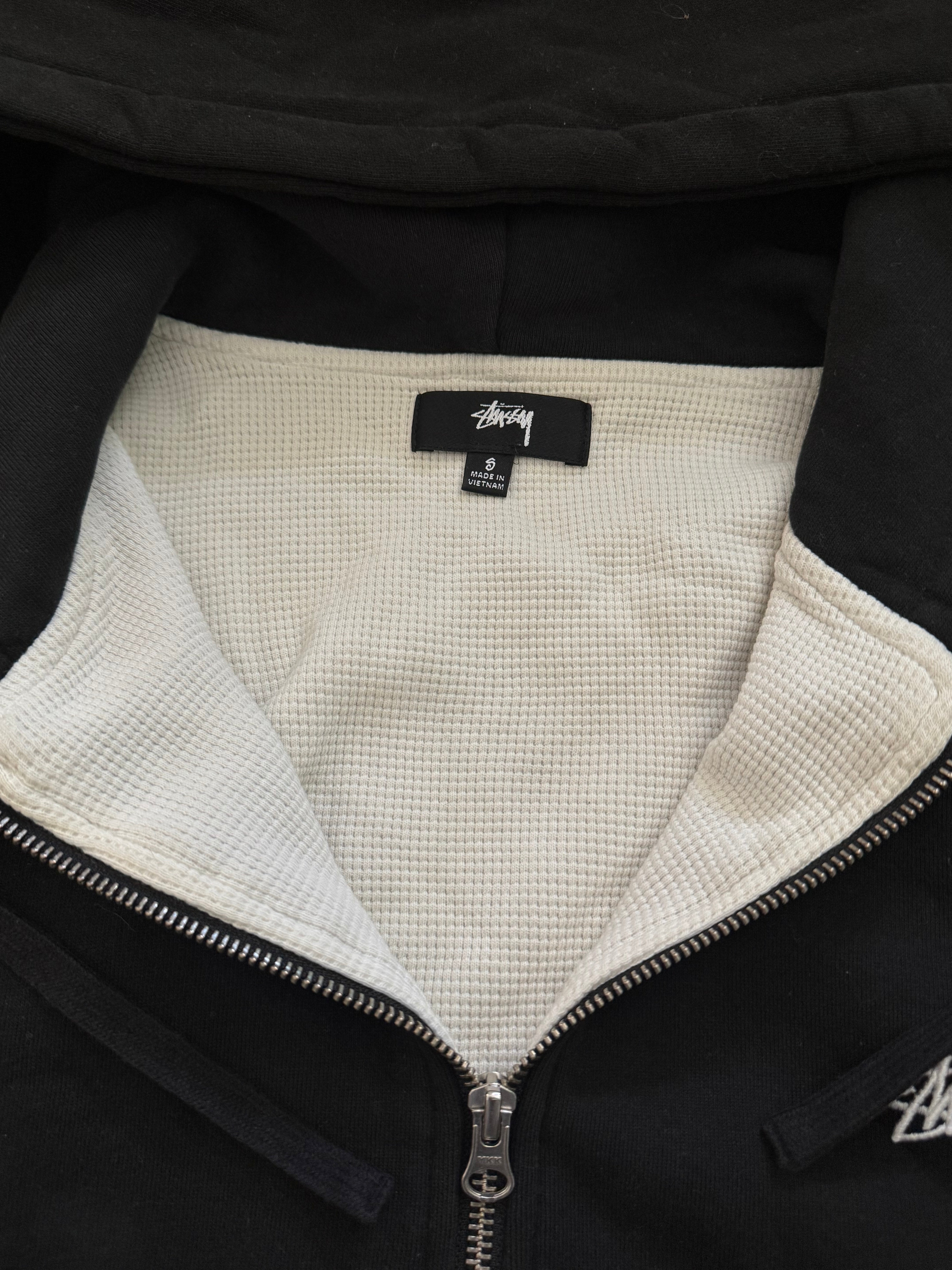 STÜSSY THERMAL LINED STOCK LOGO ZIP-UP HOODIE