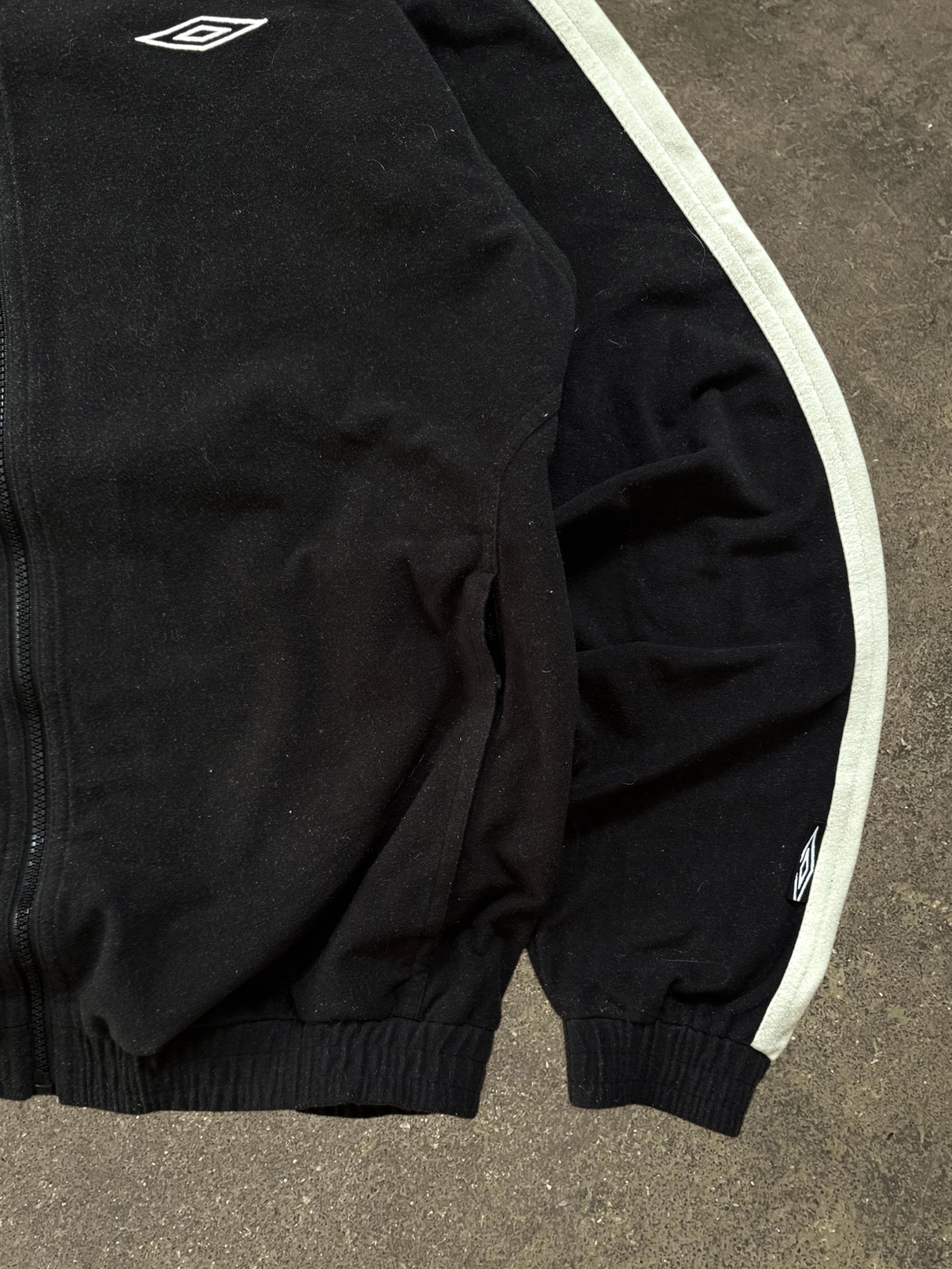 VINTAGE UMBRO BLACK TRACK FLEECE JACKET