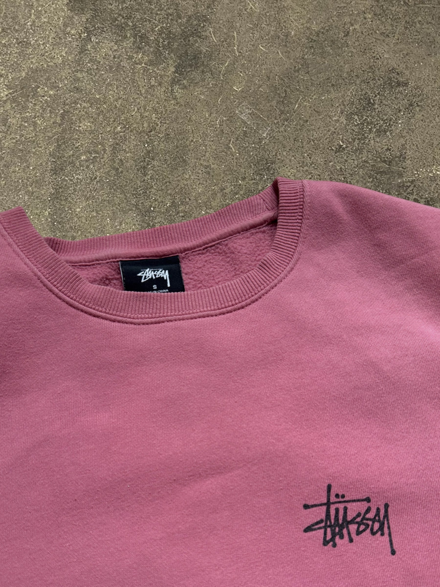 STÜSSY PINK BASIC LOGO SWEATSHIRT