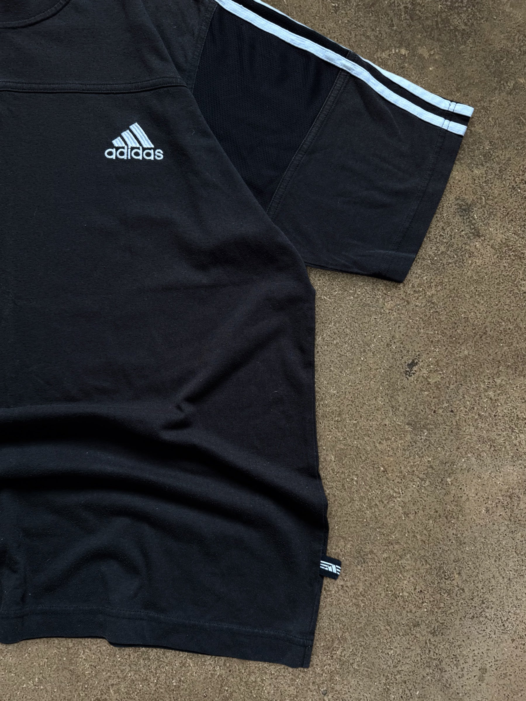 VINTAGE 90S ADIDAS T-SHIRT
