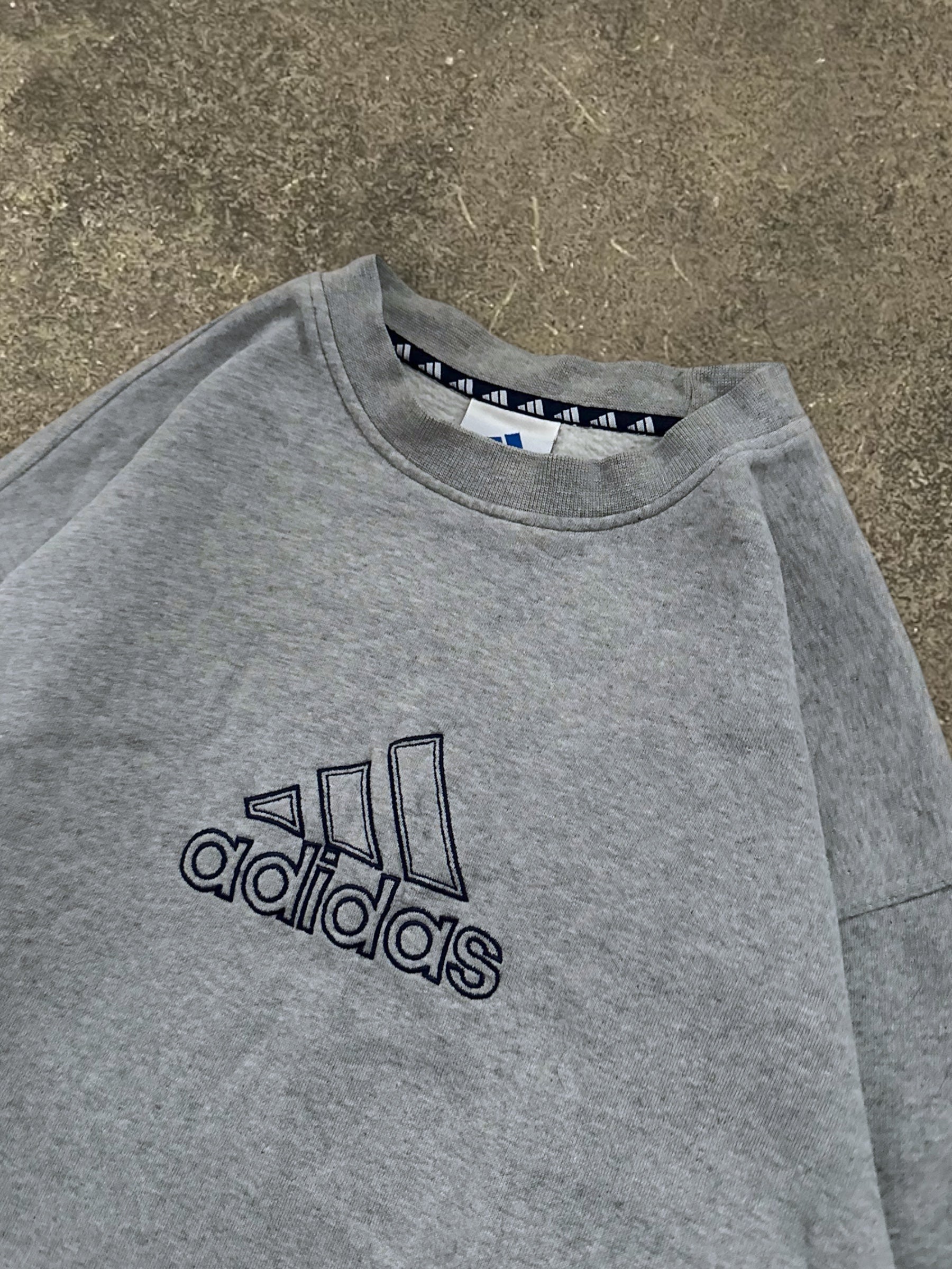 VINTAGE 90S ADIDAS SWEATSHIRT