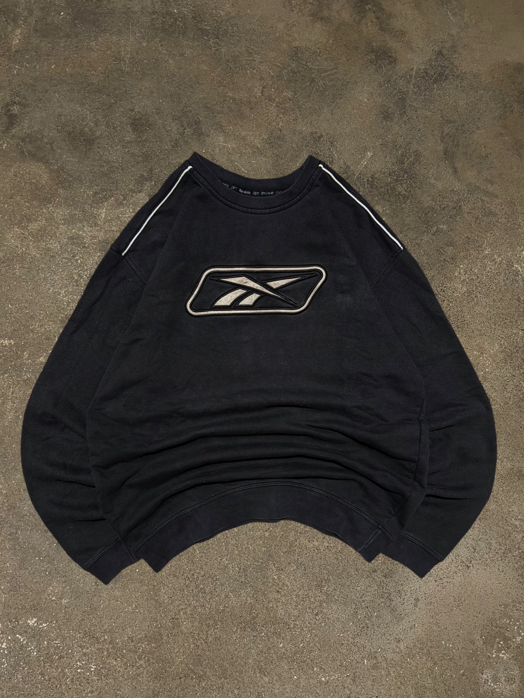 VINTAGE BLACK REEBOK BIG LOGO SWEATSHIRT