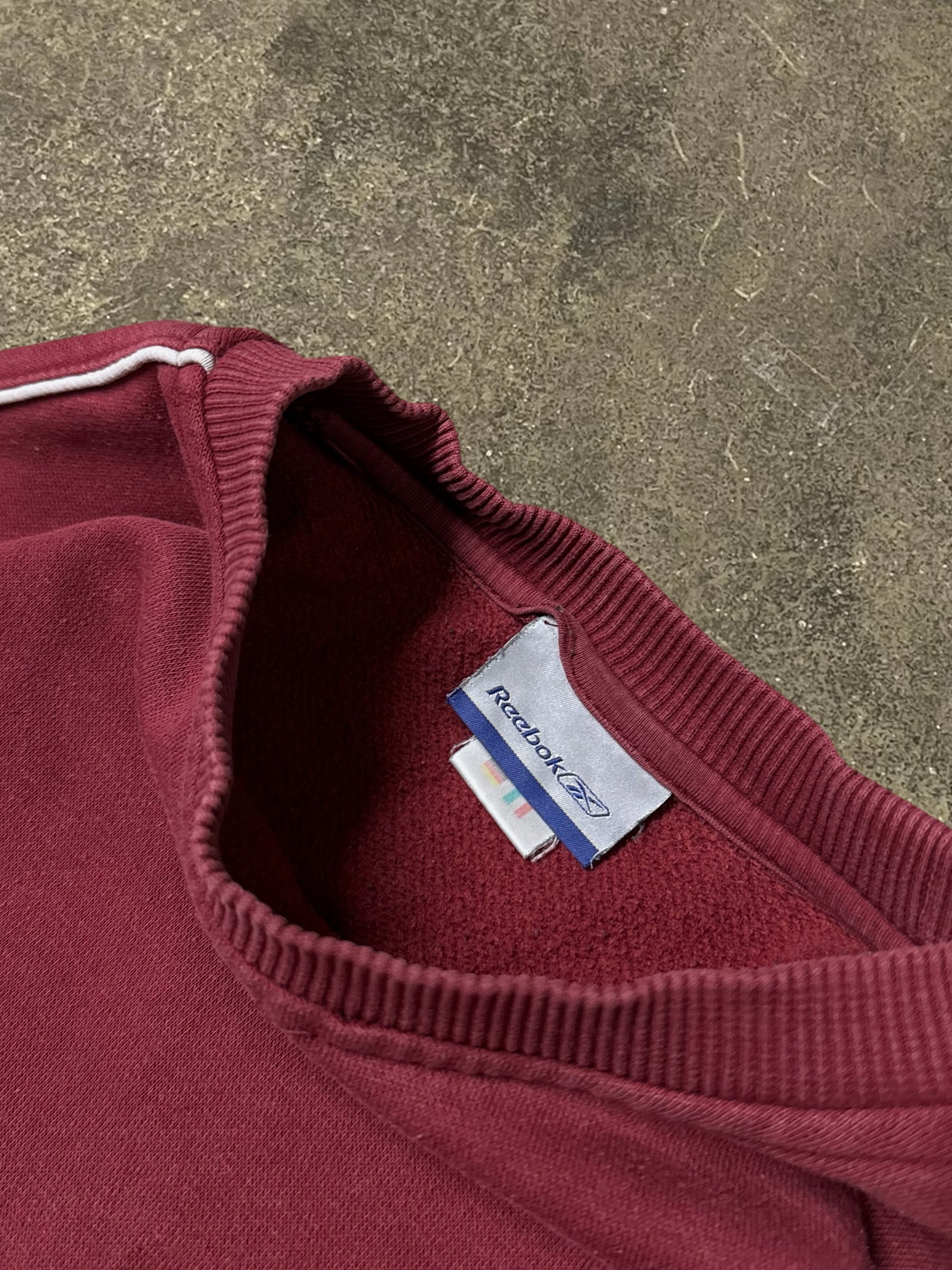 VINTAGE 90S REEBOK SWEATSHIRT