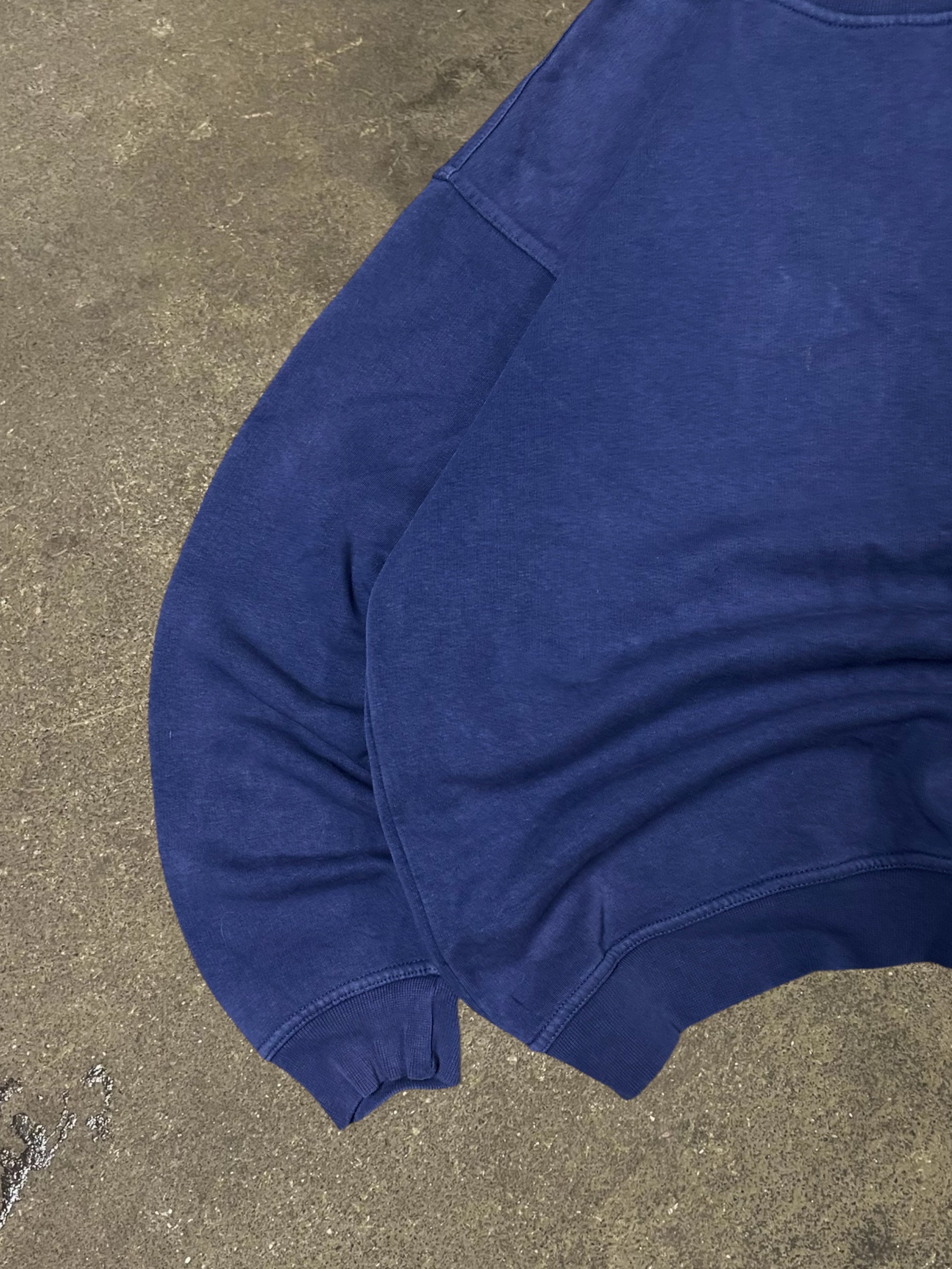 VINTAGE 90S NAVY ADIDAS LOGO SWEATSHIRT