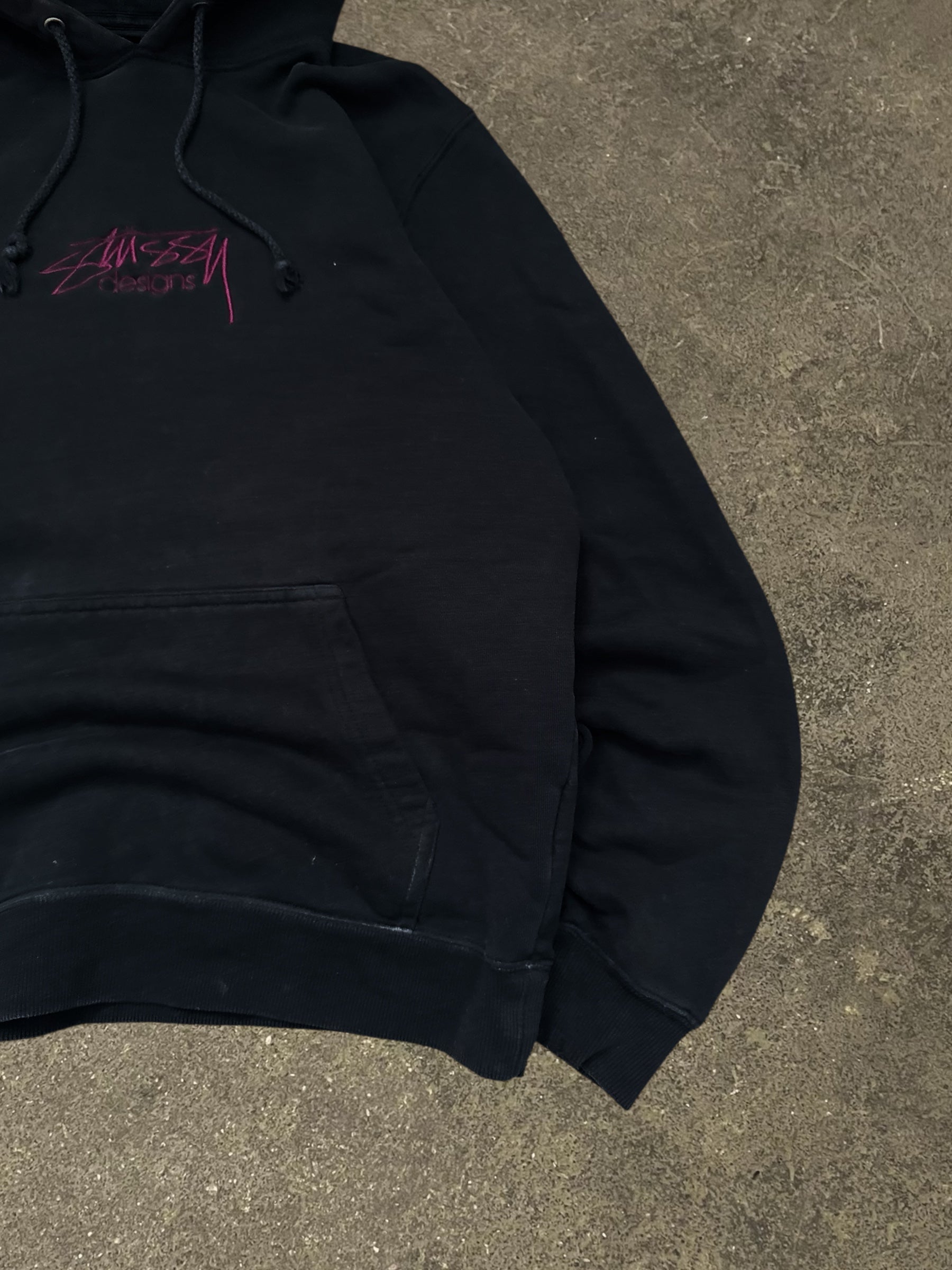 STÜSSY DESIGN HOODIE