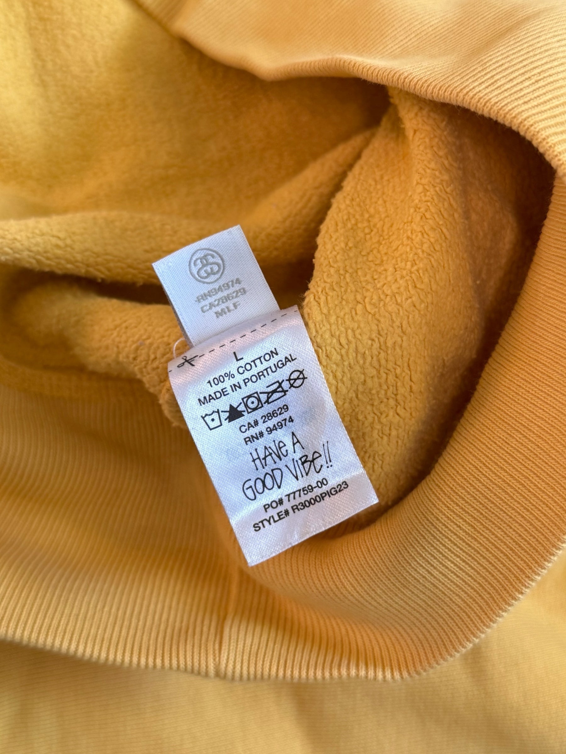 STÜSSY YELLOW BASIC LOGO SWEATSHIRT
