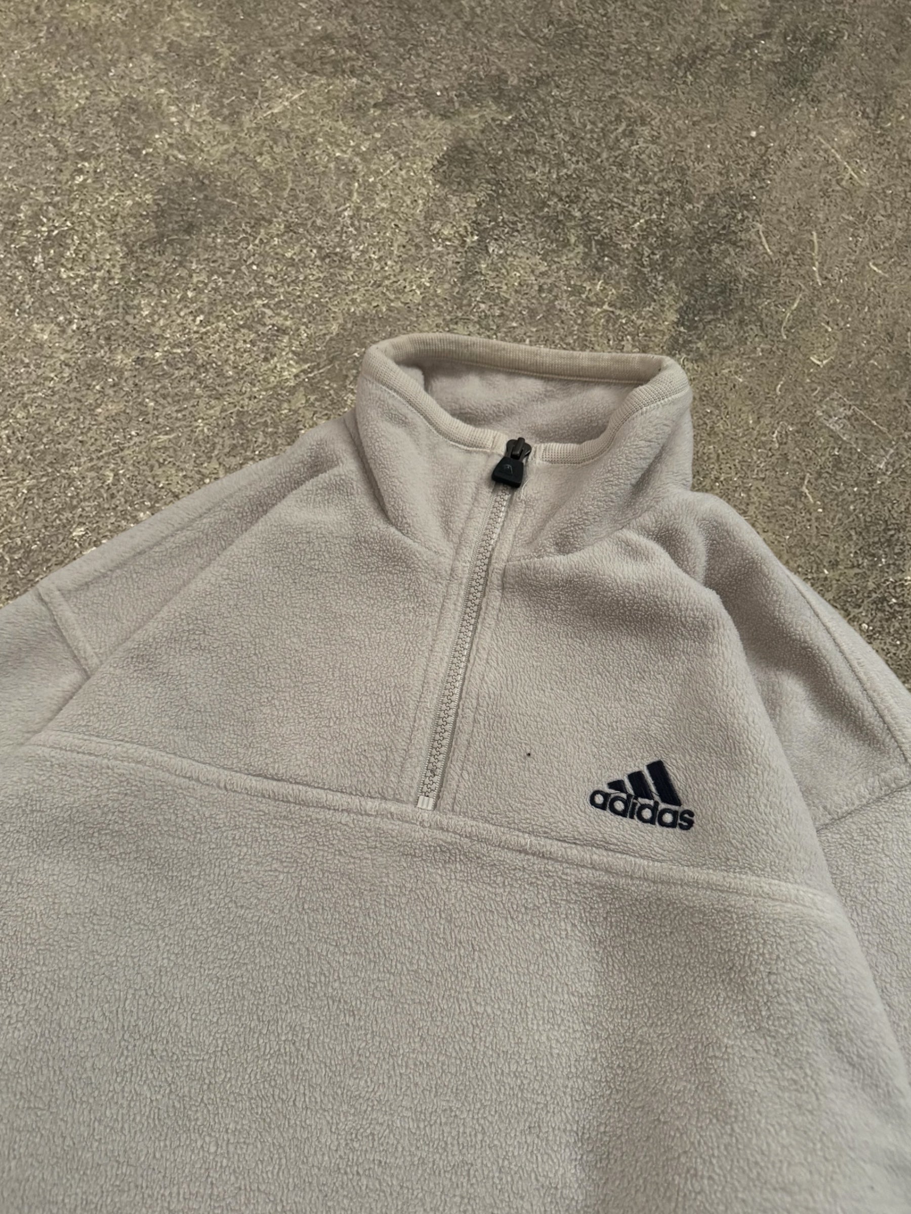 VINTAGE 90S BEIGE ADIDAS FLEECE