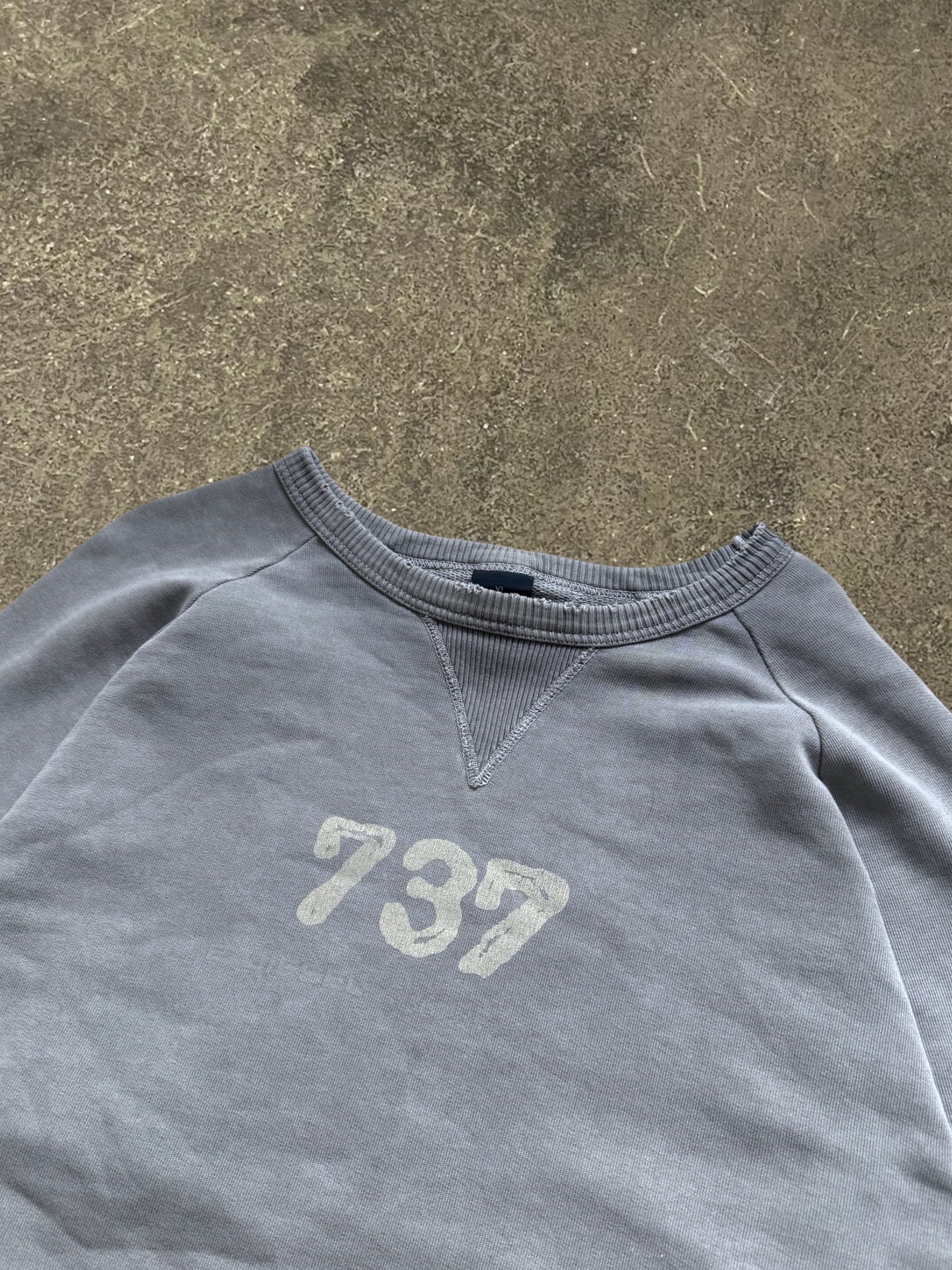 VINTAGE DISTRESSED DIESEL ”737” SWEATSHIRT