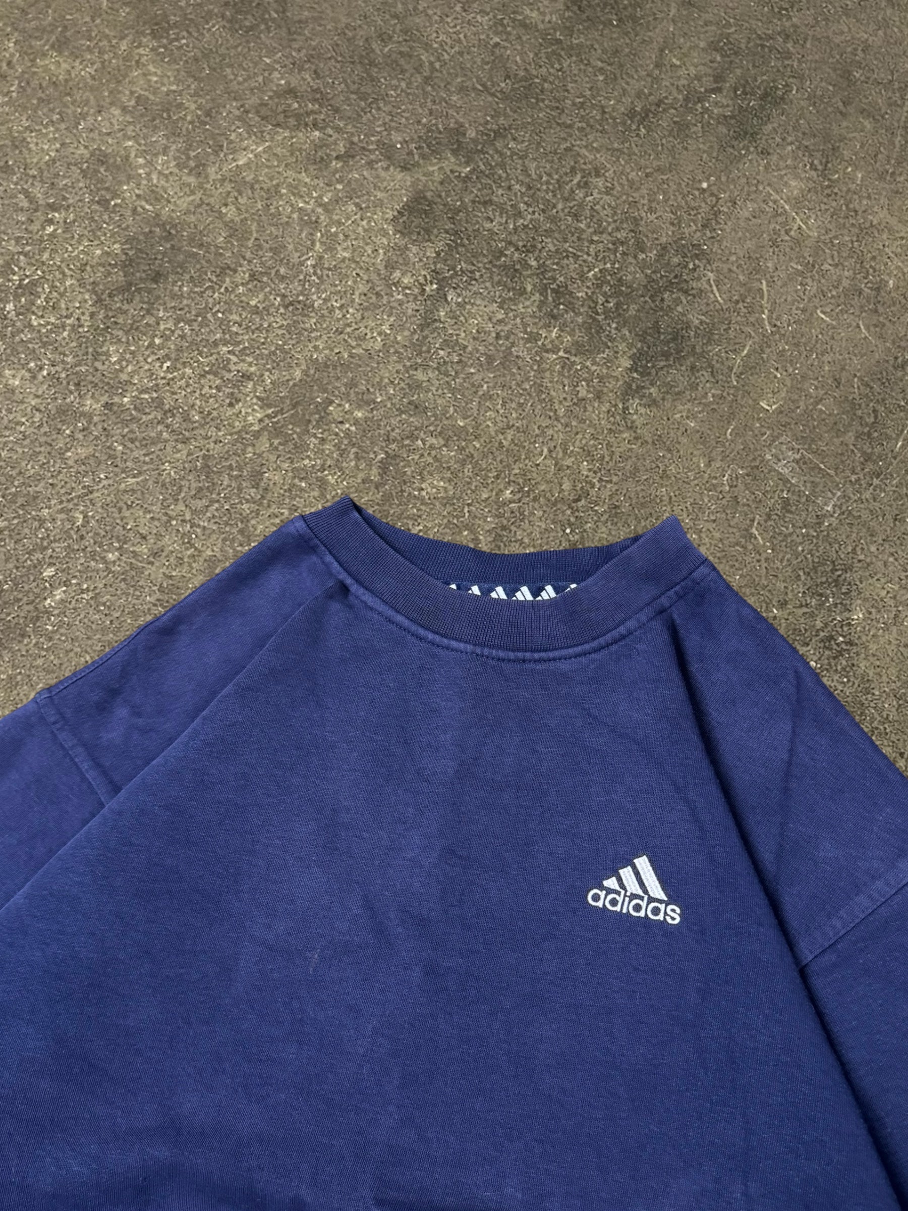 VINTAGE 90S NAVY ADIDAS LOGO SWEATSHIRT