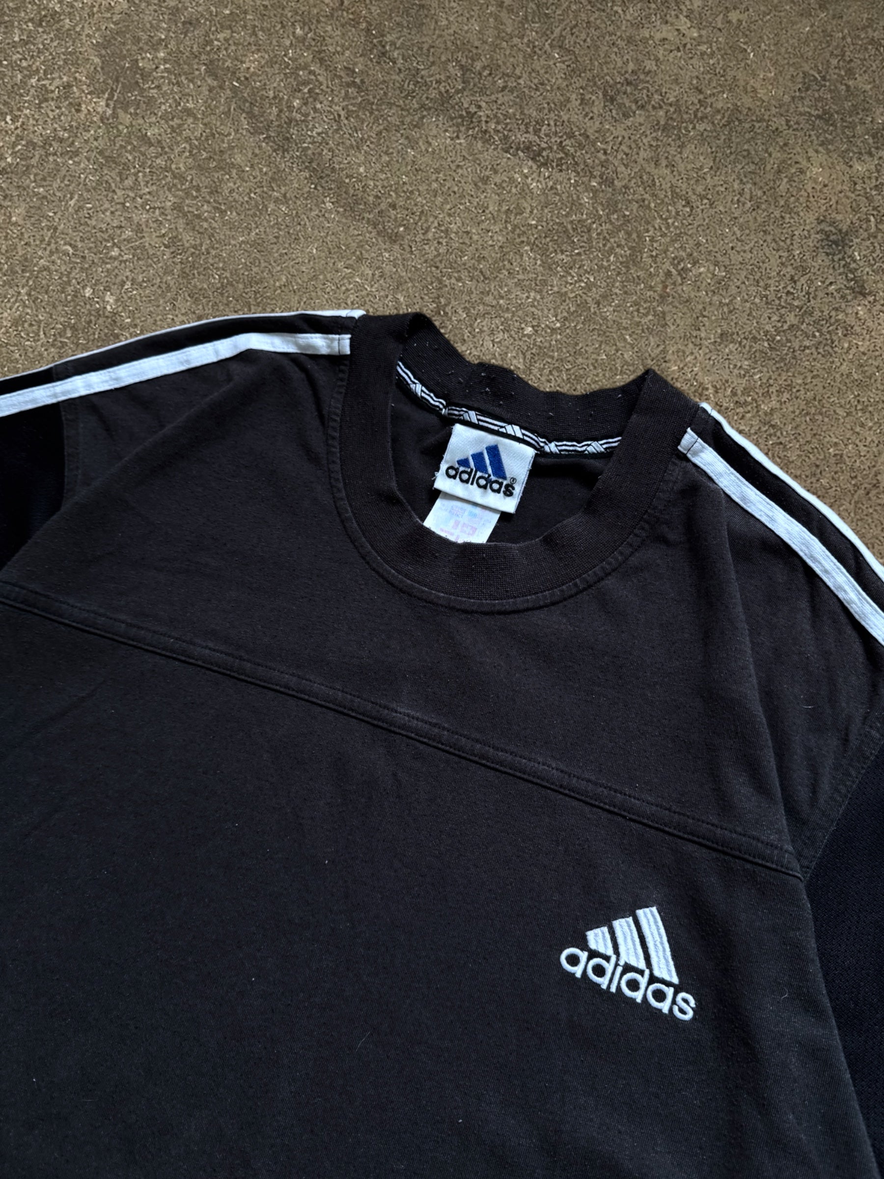 VINTAGE 90S ADIDAS T-SHIRT