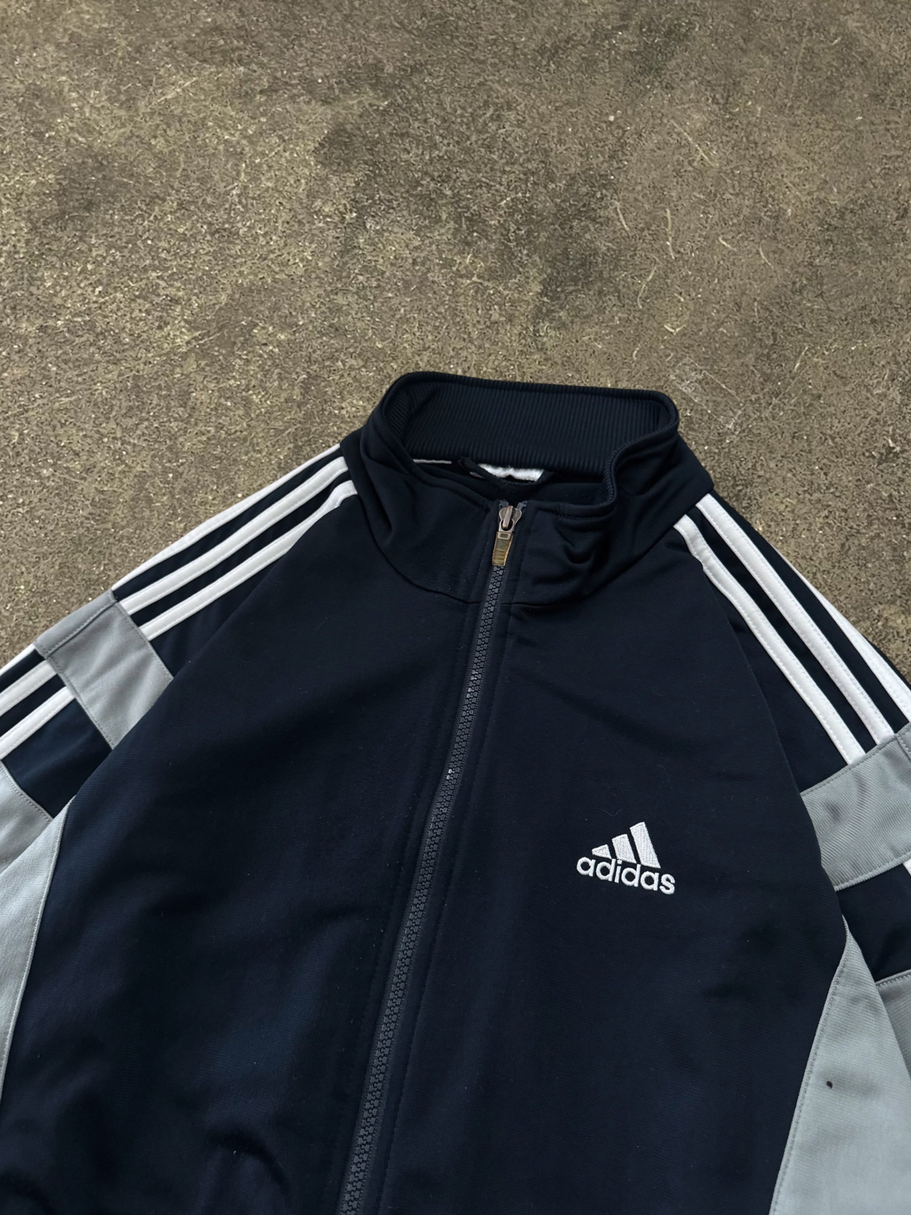 VINTAGE 00S NAVY ADIDAS TRACK JACKET