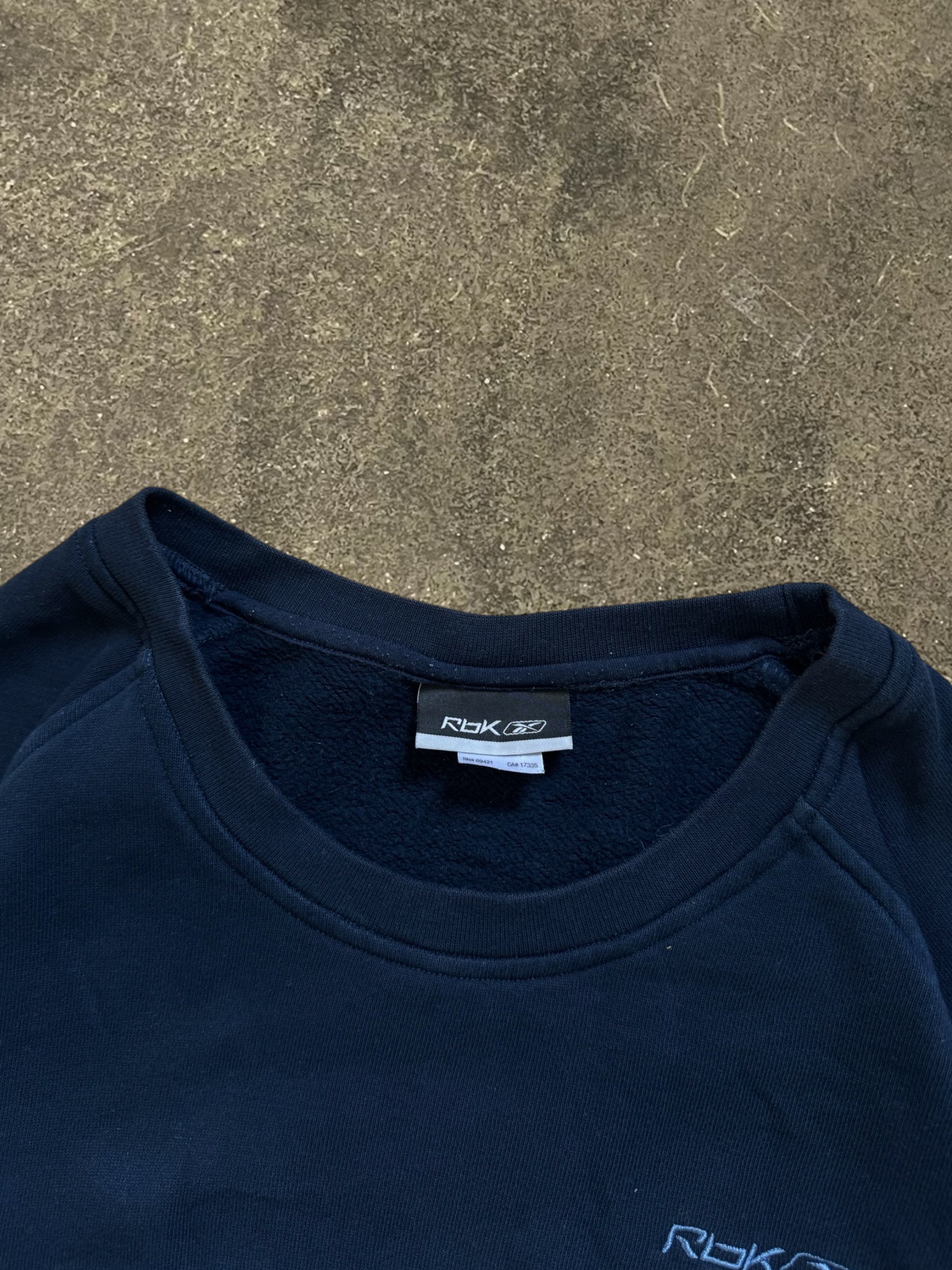 VINTAGE REEBOK NAVY SWEATSHIRT