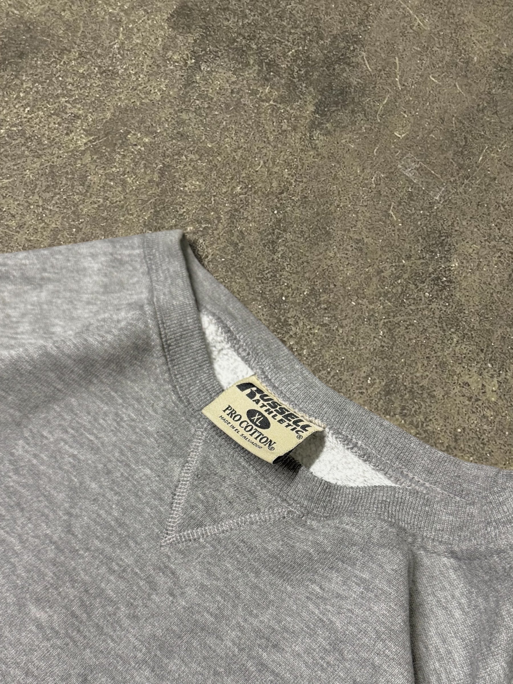 VINTAGE RUSSELL GREY SWEATSHIRT